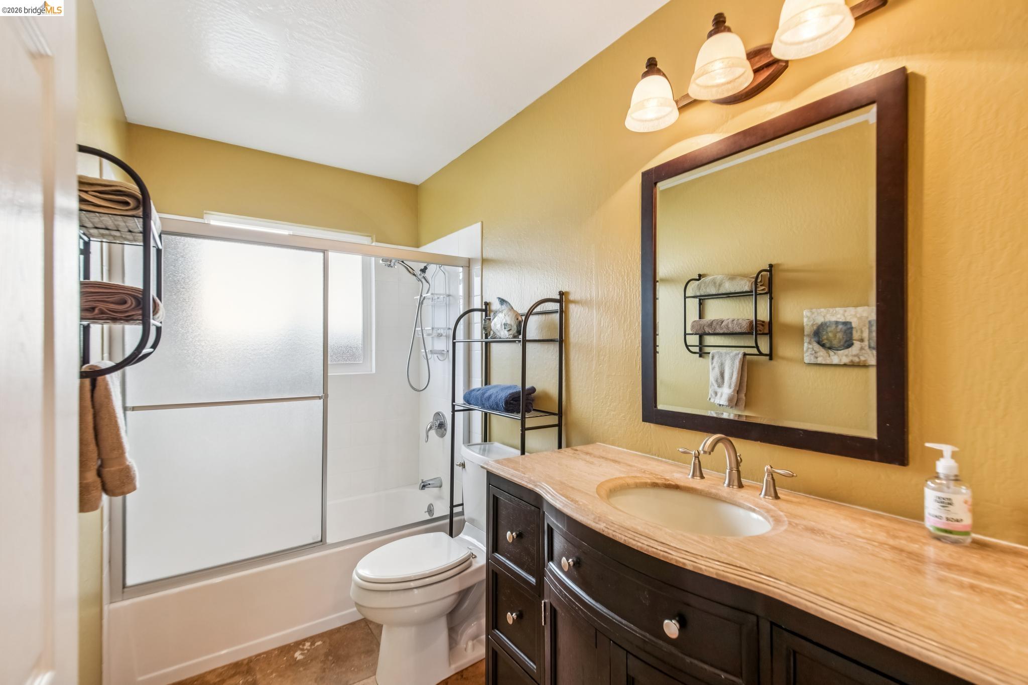 Detail Gallery Image 32 of 51 For 11023 Cameron Ave, Oakland,  CA 94605 - 3 Beds | 2 Baths