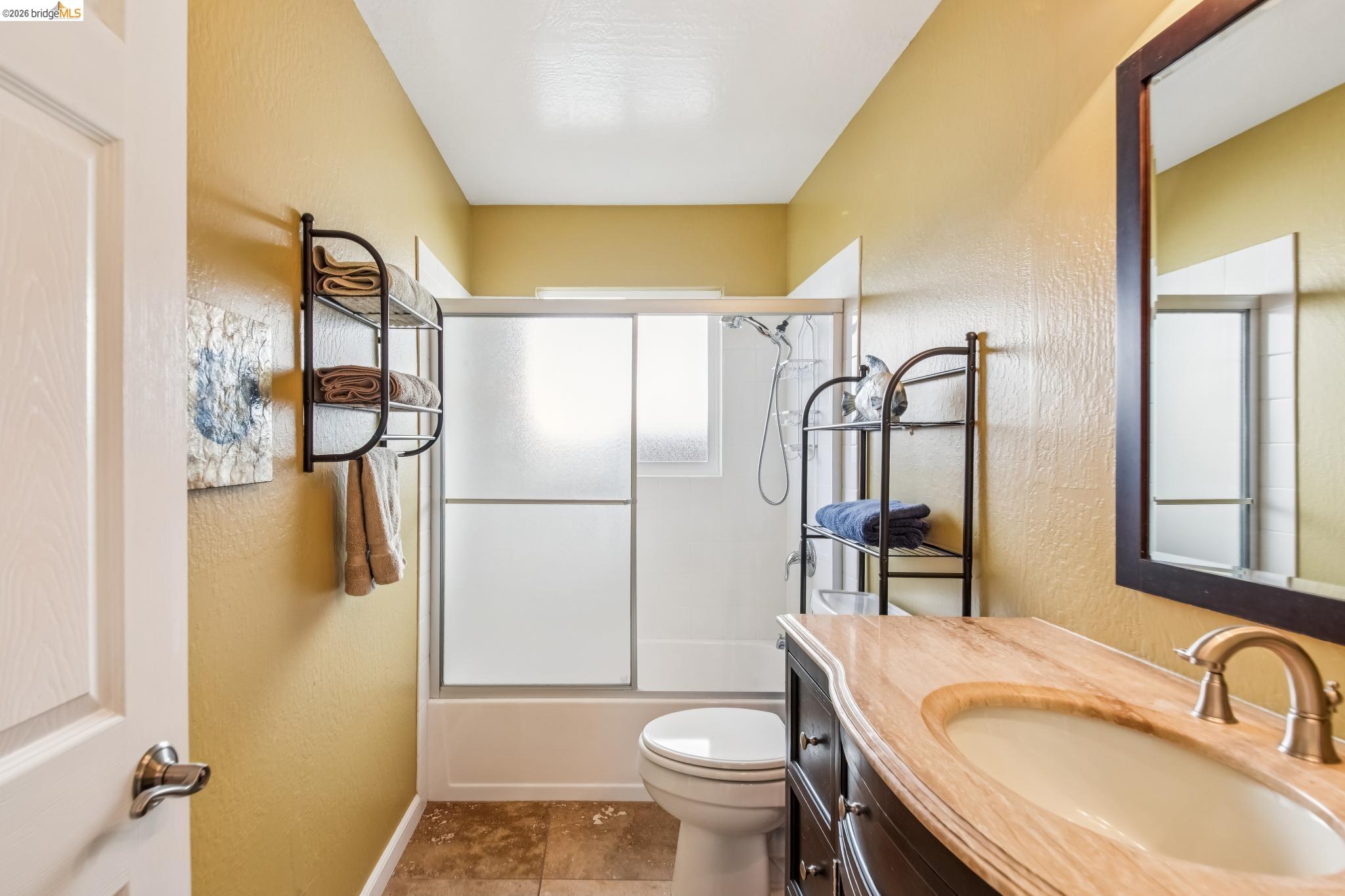 Detail Gallery Image 33 of 51 For 11023 Cameron Ave, Oakland,  CA 94605 - 3 Beds | 2 Baths