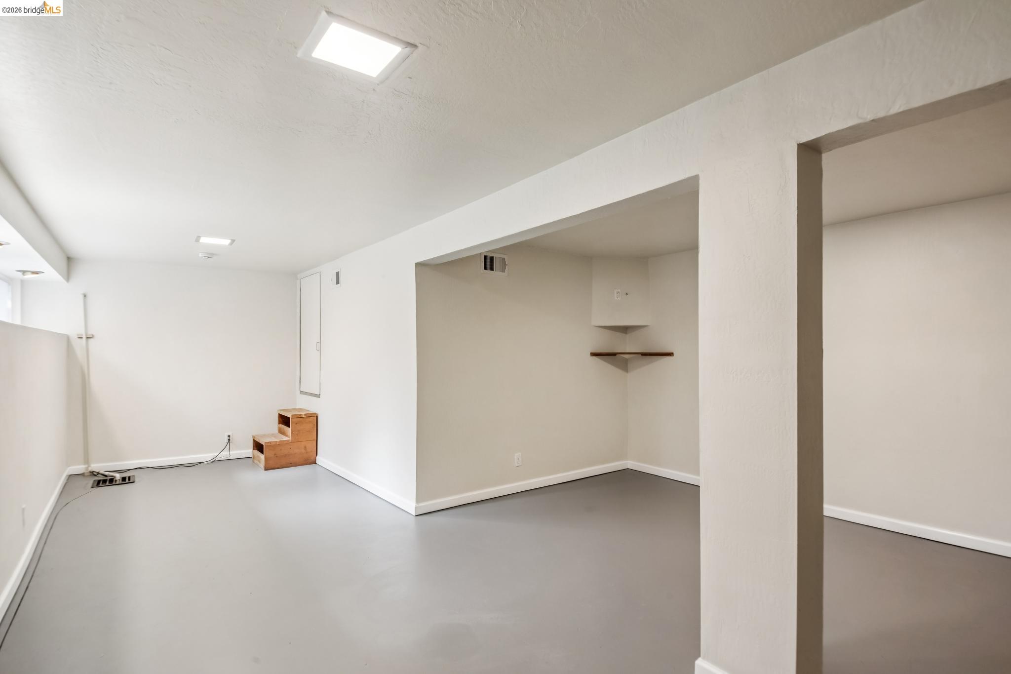 Detail Gallery Image 37 of 51 For 11023 Cameron Ave, Oakland,  CA 94605 - 3 Beds | 2 Baths