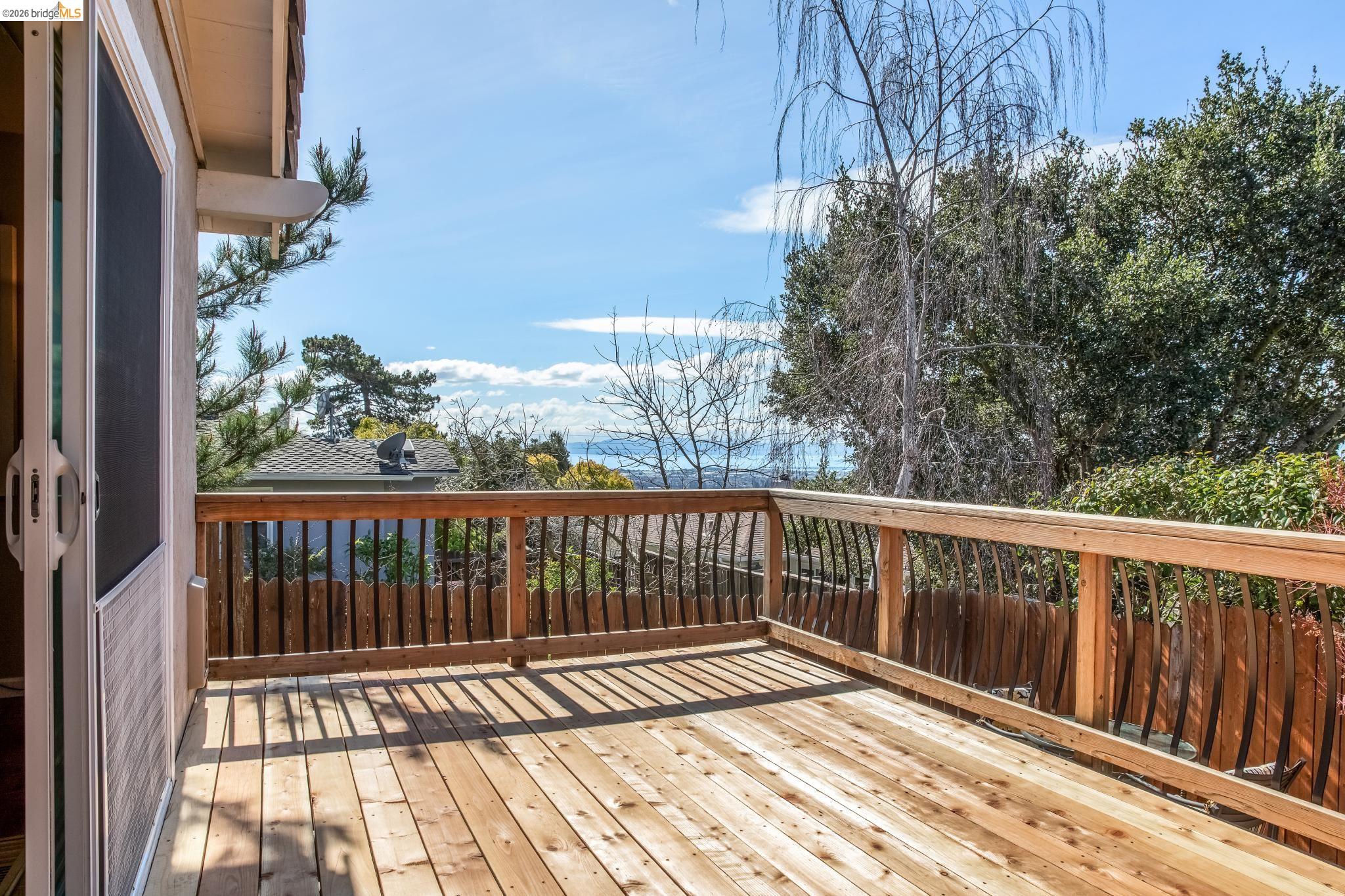 Detail Gallery Image 41 of 51 For 11023 Cameron Ave, Oakland,  CA 94605 - 3 Beds | 2 Baths