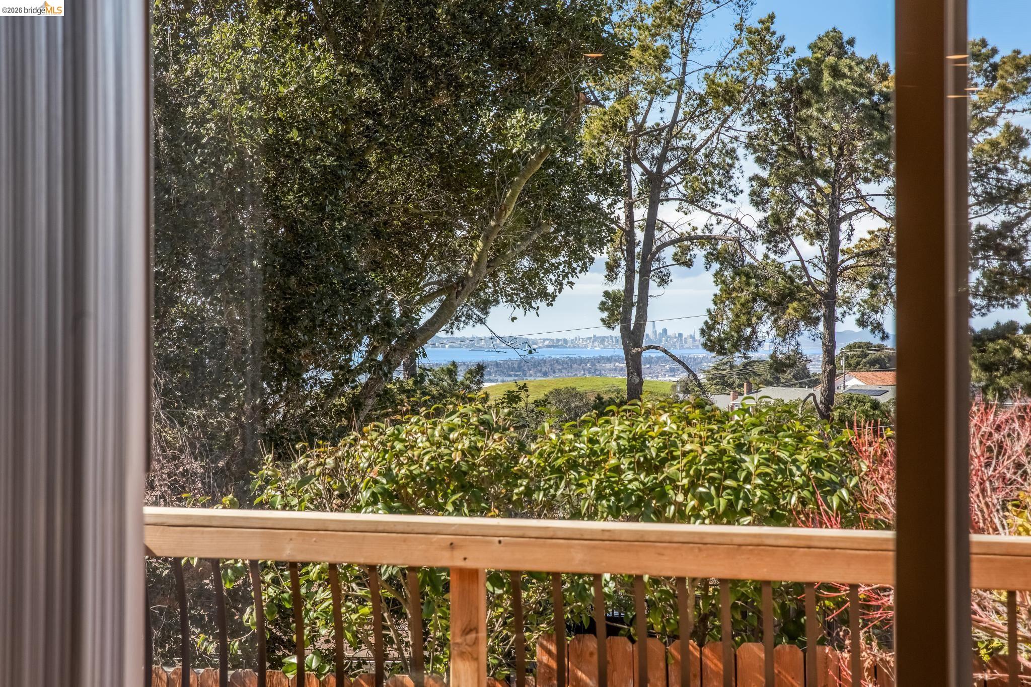 Detail Gallery Image 45 of 51 For 11023 Cameron Ave, Oakland,  CA 94605 - 3 Beds | 2 Baths