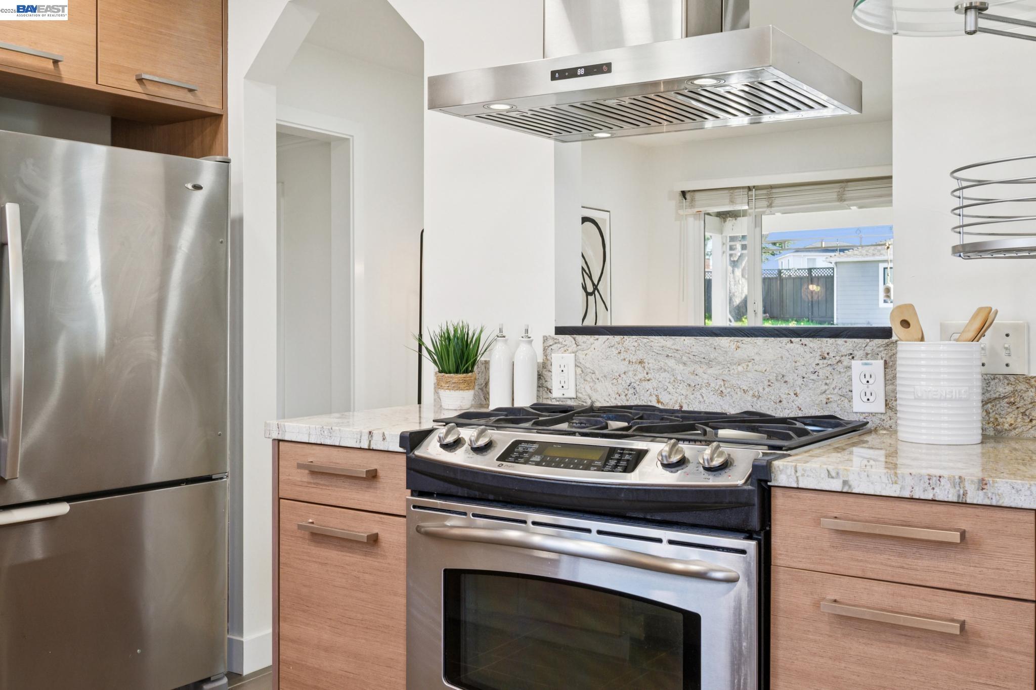 Detail Gallery Image 12 of 55 For 2690 Watson St, Castro Valley,  CA 94546 - 3 Beds | 1 Baths