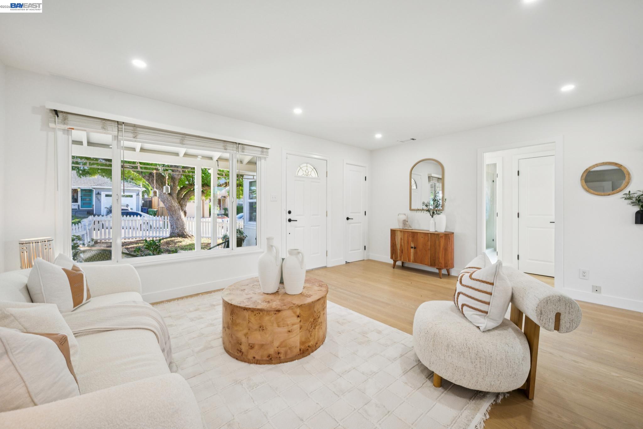 Detail Gallery Image 5 of 55 For 2690 Watson St, Castro Valley,  CA 94546 - 3 Beds | 1 Baths