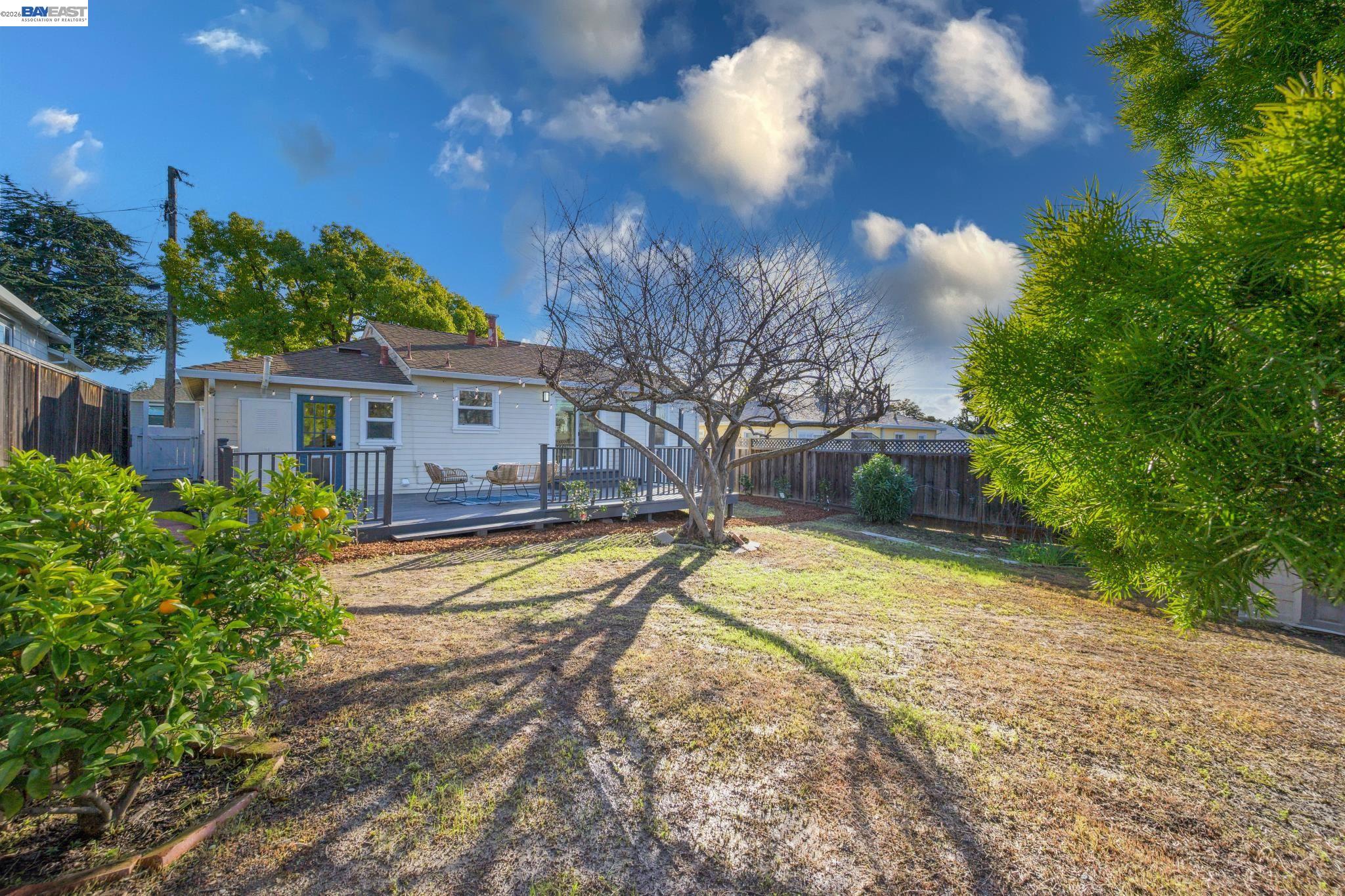 Detail Gallery Image 45 of 55 For 2690 Watson St, Castro Valley,  CA 94546 - 3 Beds | 1 Baths