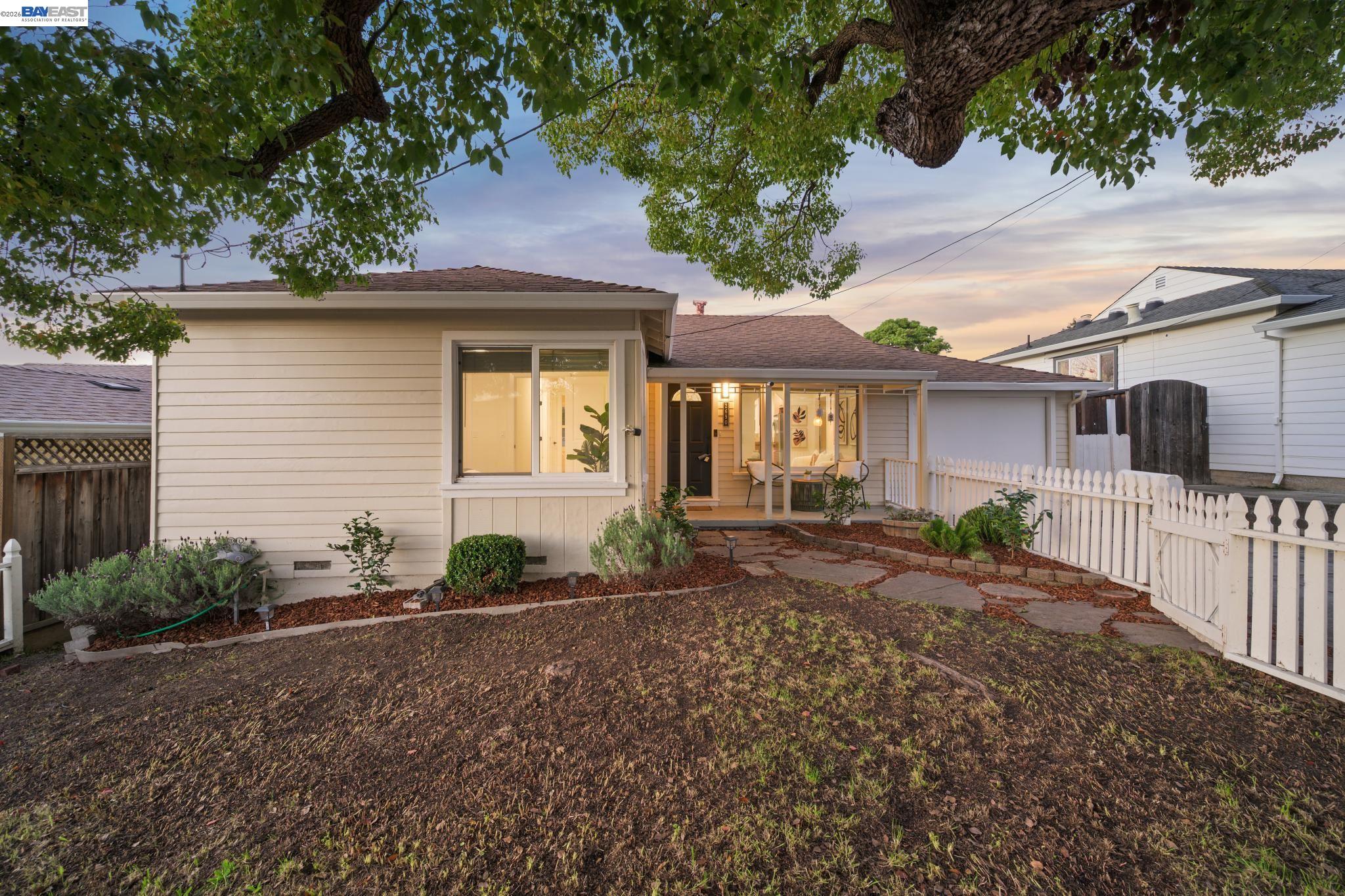 Detail Gallery Image 52 of 55 For 2690 Watson St, Castro Valley,  CA 94546 - 3 Beds | 1 Baths