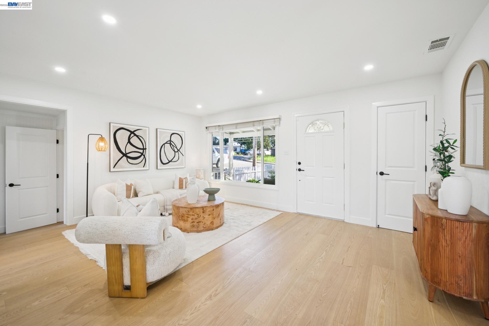 Detail Gallery Image 7 of 55 For 2690 Watson St, Castro Valley,  CA 94546 - 3 Beds | 1 Baths