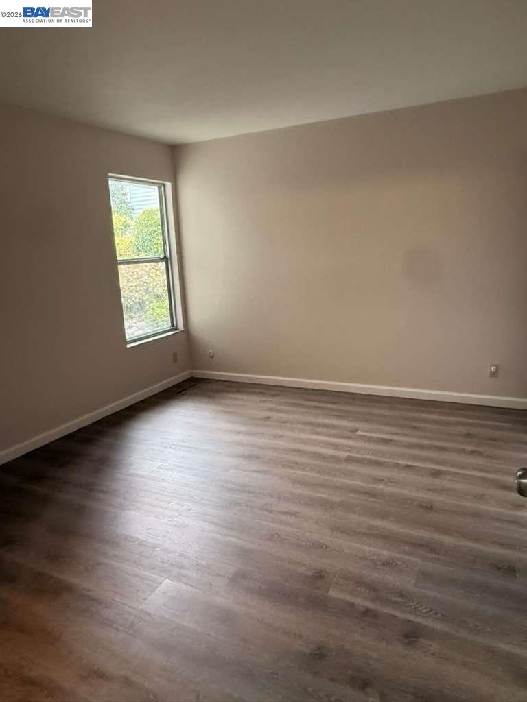 Detail Gallery Image 8 of 11 For 20293 Anita Ave #1,  Castro Valley,  CA 94546 - 3 Beds | 2 Baths