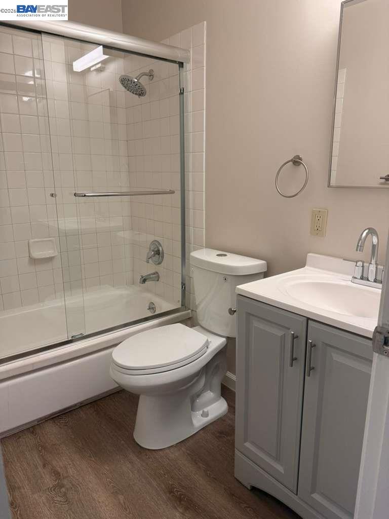 Detail Gallery Image 10 of 11 For 20293 Anita Ave #1,  Castro Valley,  CA 94546 - 3 Beds | 2 Baths