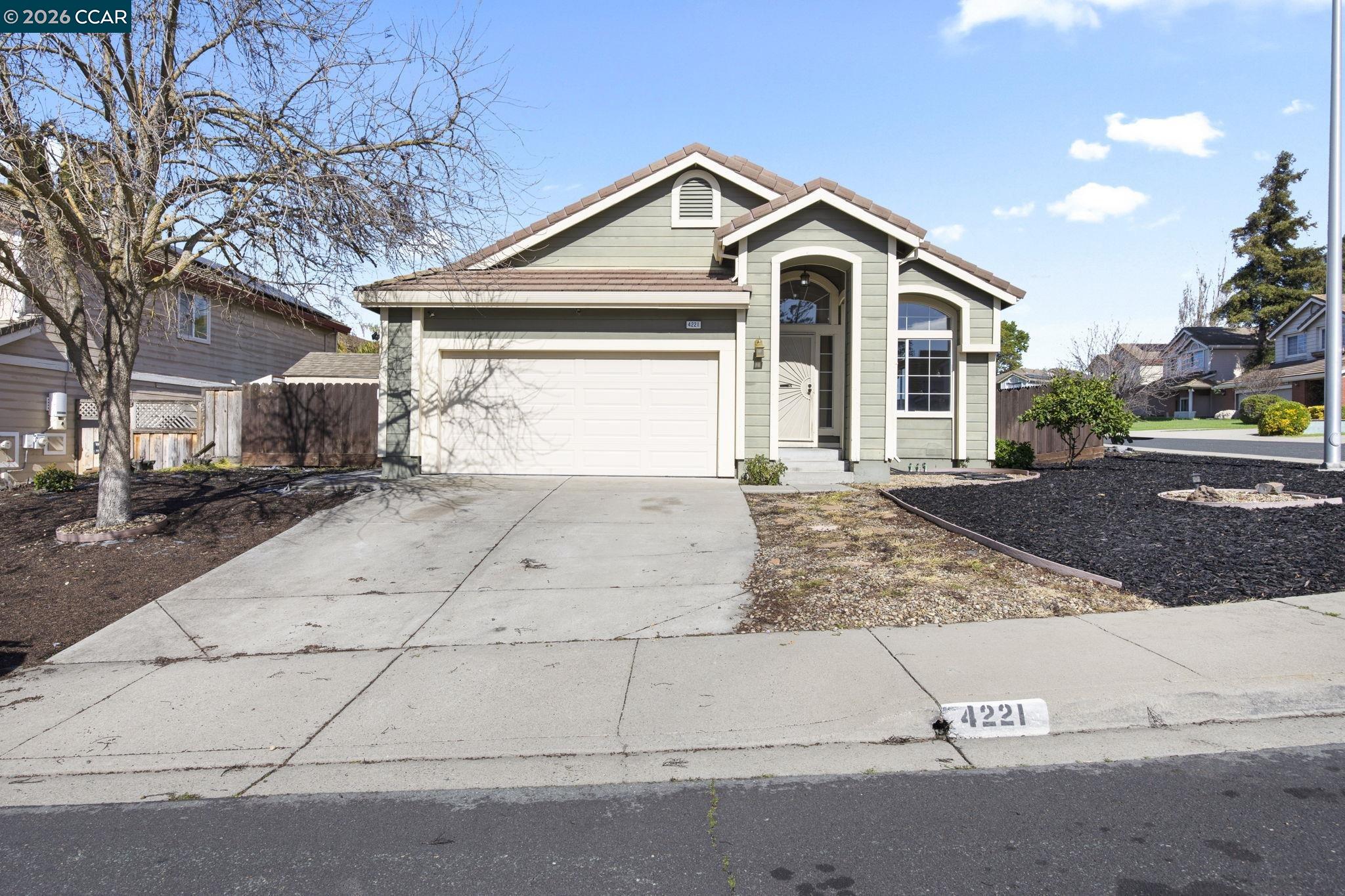 Detail Gallery Image 2 of 52 For 4221 Merced Circle, Antioch,  CA 94531 - 4 Beds | 3 Baths