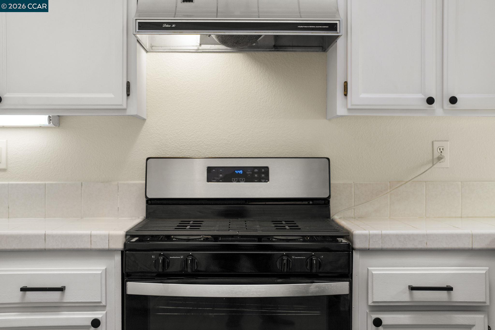 Detail Gallery Image 14 of 52 For 4221 Merced Circle, Antioch,  CA 94531 - 4 Beds | 3 Baths