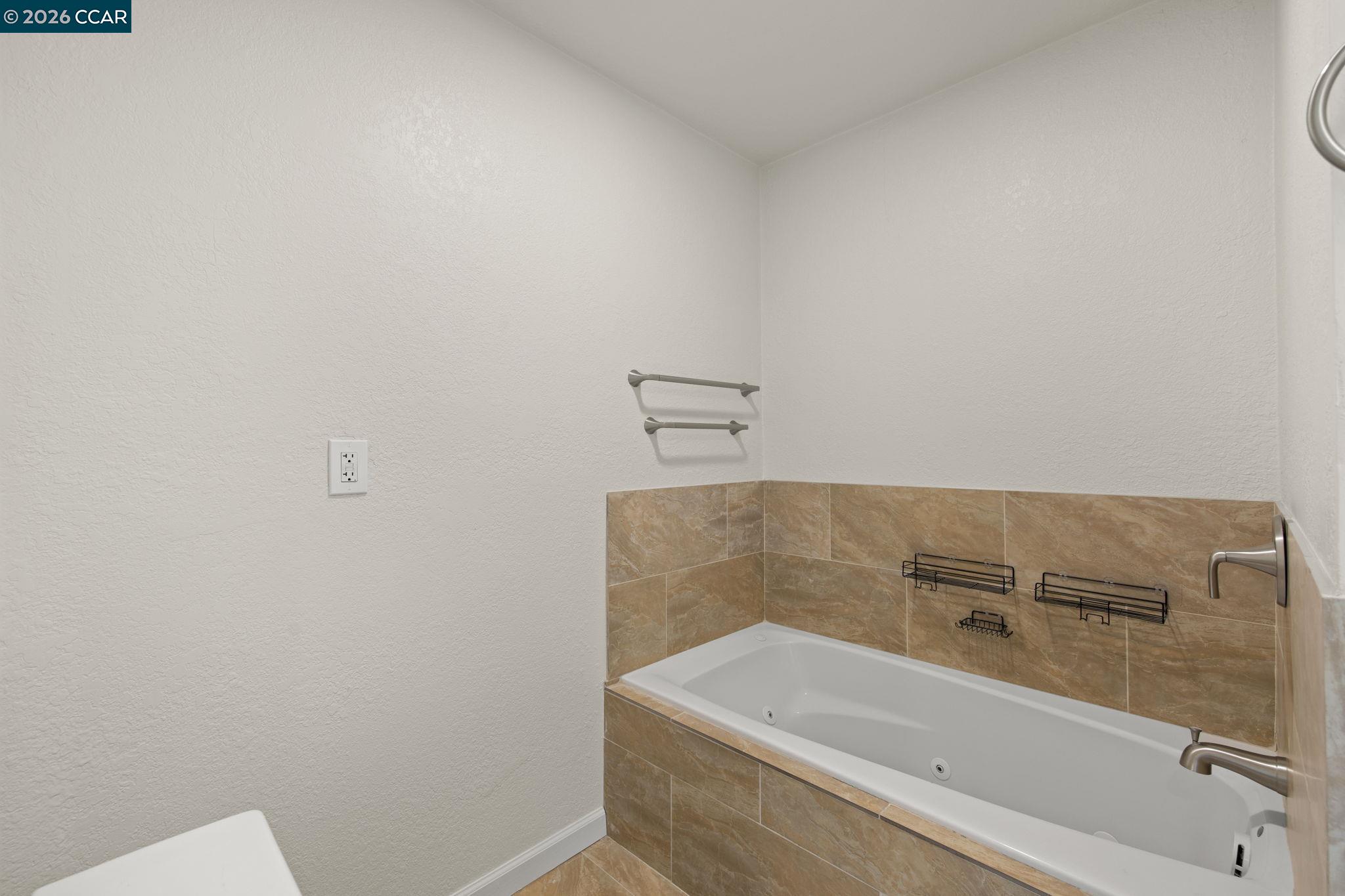 Detail Gallery Image 28 of 52 For 4221 Merced Circle, Antioch,  CA 94531 - 4 Beds | 3 Baths