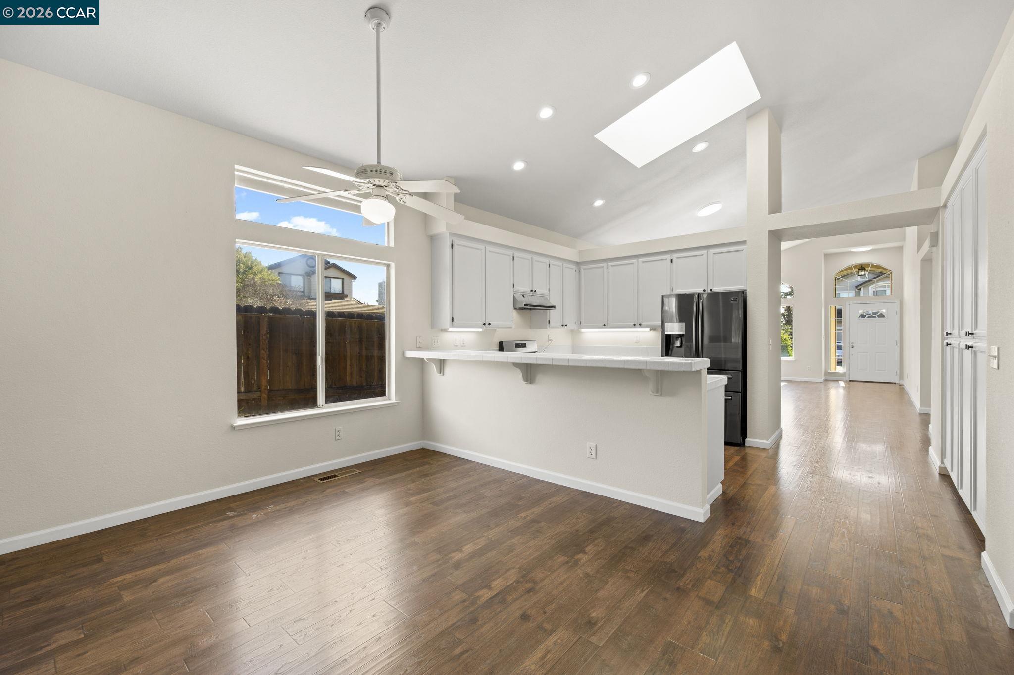 Detail Gallery Image 10 of 52 For 4221 Merced Circle, Antioch,  CA 94531 - 4 Beds | 3 Baths