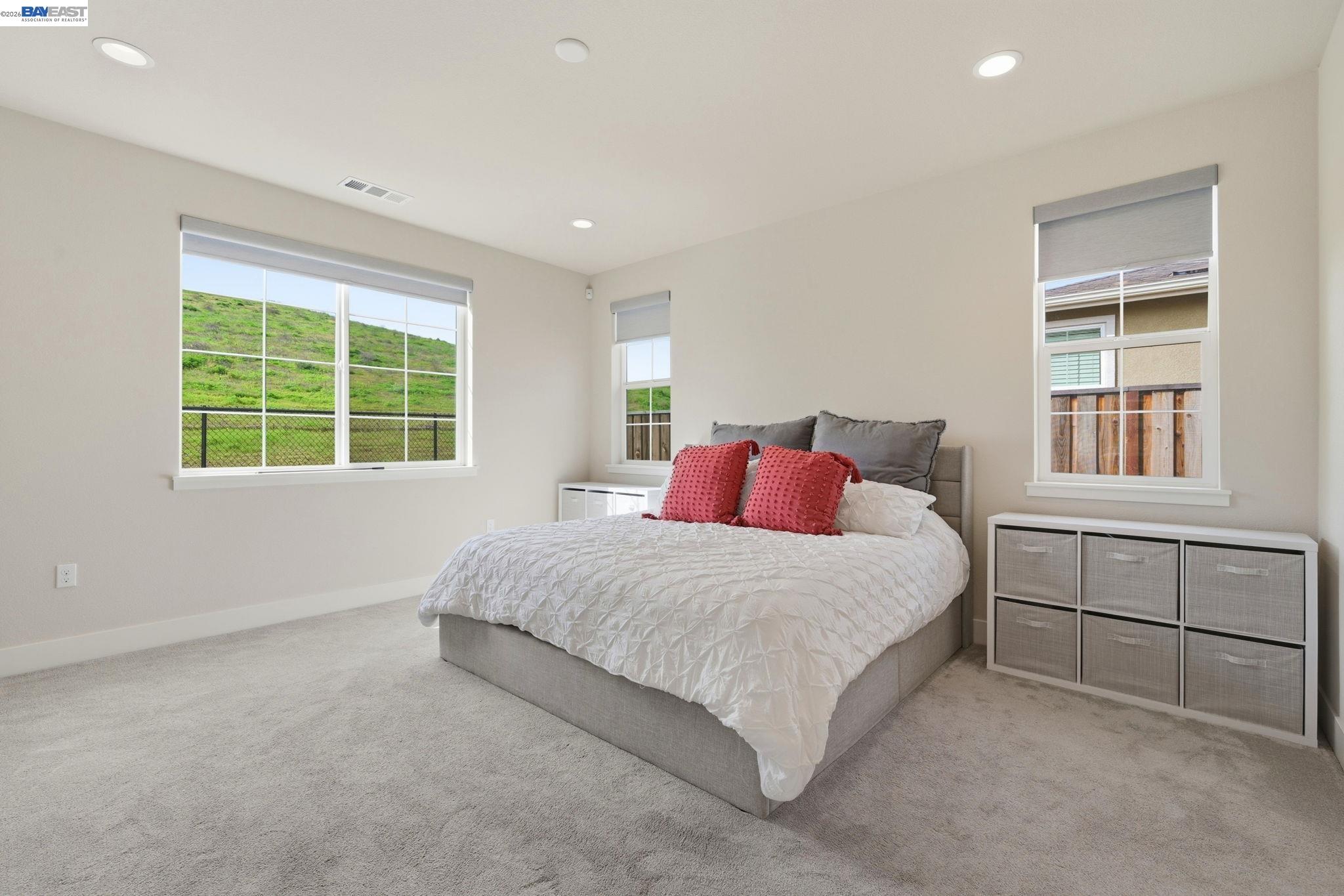 Detail Gallery Image 28 of 39 For 5444 Gray Pine Way, Antioch,  CA 94531 - 4 Beds | 3/1 Baths