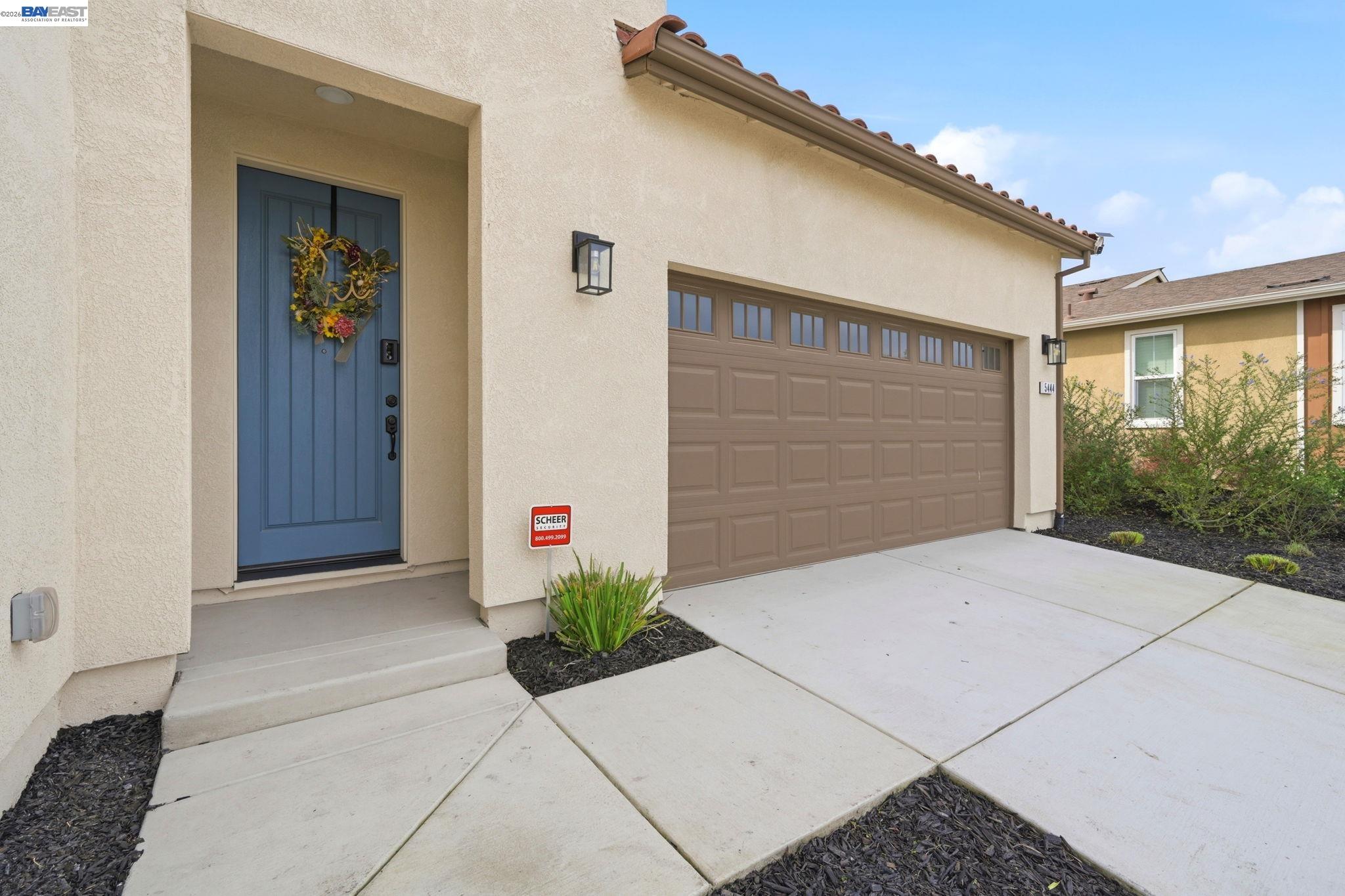 Detail Gallery Image 4 of 39 For 5444 Gray Pine Way, Antioch,  CA 94531 - 4 Beds | 3/1 Baths