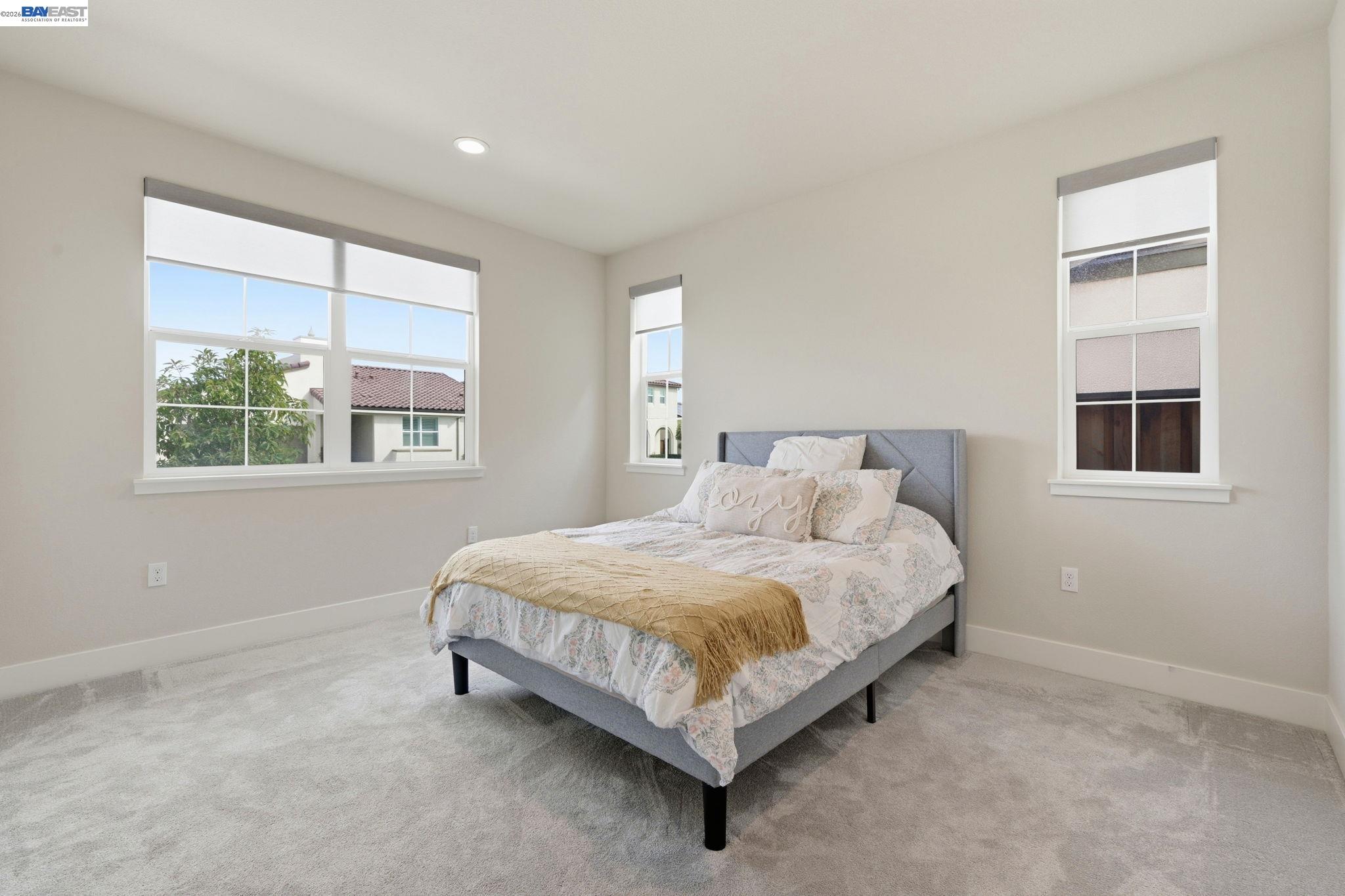 Detail Gallery Image 5 of 39 For 5444 Gray Pine Way, Antioch,  CA 94531 - 4 Beds | 3/1 Baths