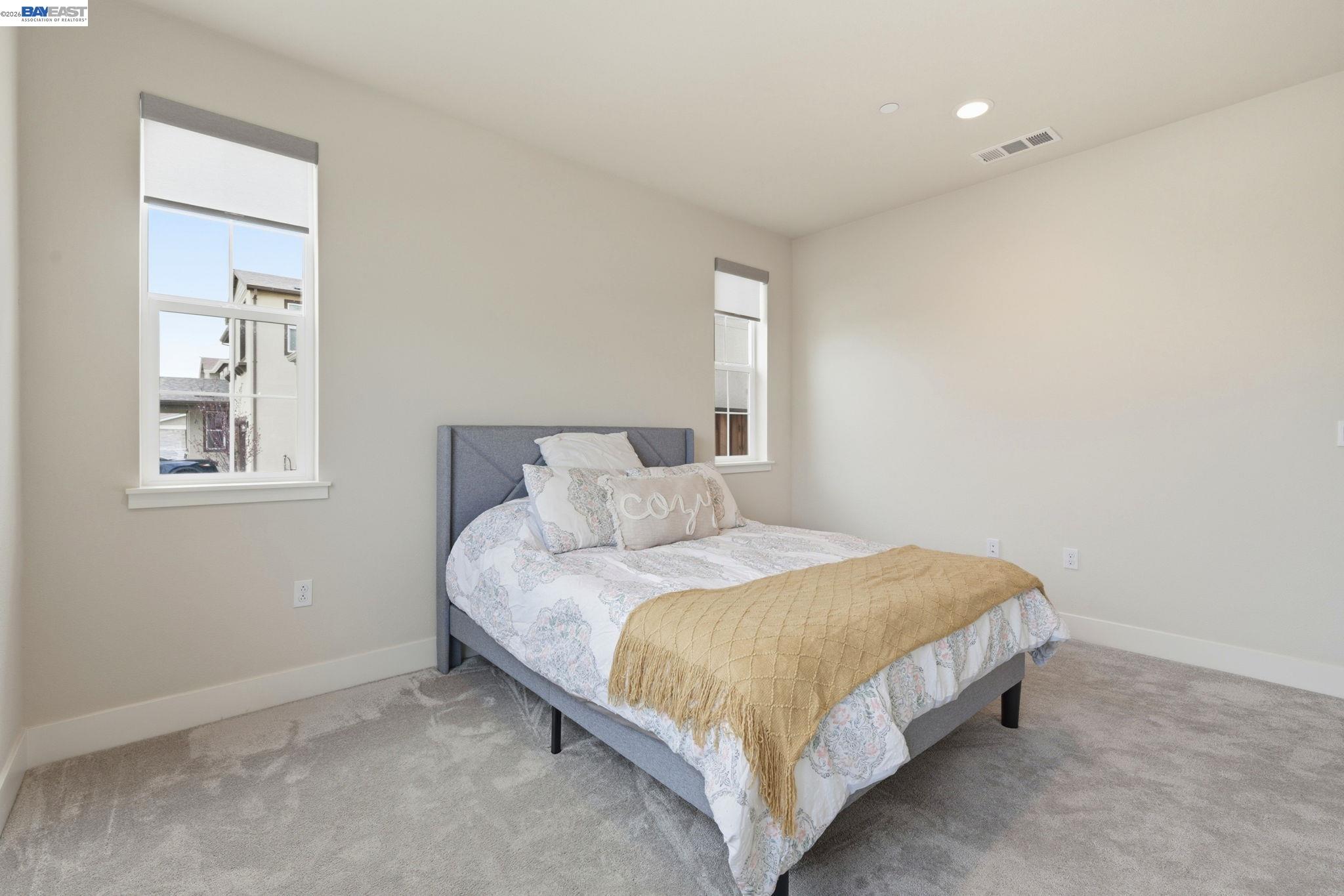 Detail Gallery Image 6 of 39 For 5444 Gray Pine Way, Antioch,  CA 94531 - 4 Beds | 3/1 Baths