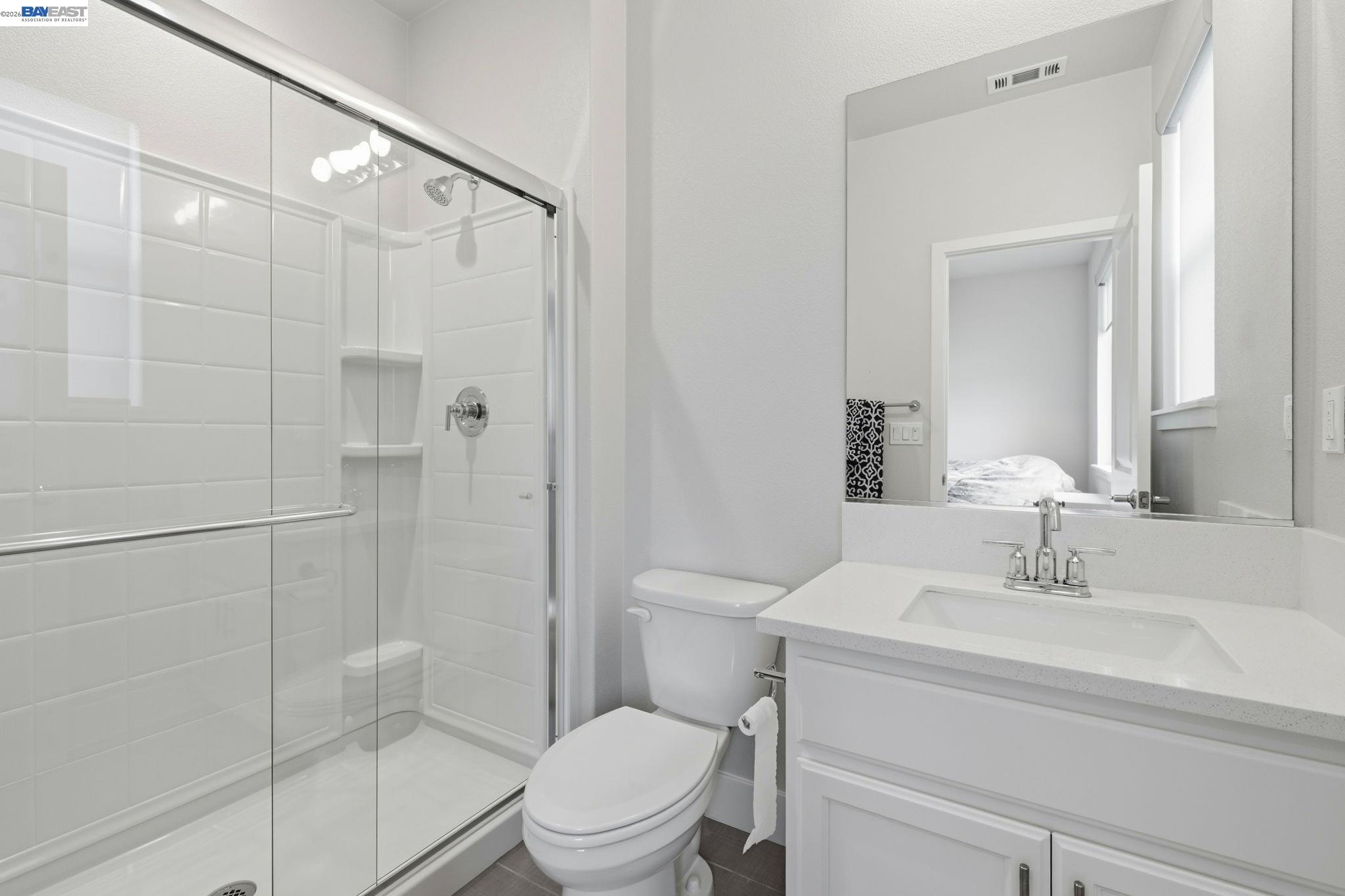 Detail Gallery Image 8 of 39 For 5444 Gray Pine Way, Antioch,  CA 94531 - 4 Beds | 3/1 Baths