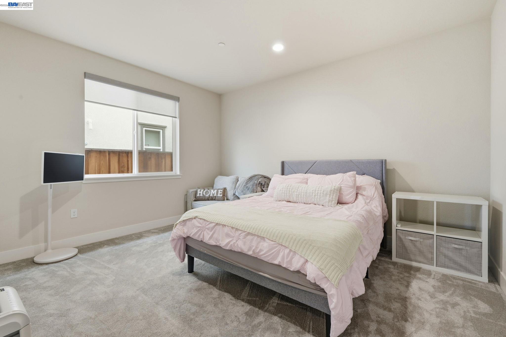 Detail Gallery Image 9 of 39 For 5444 Gray Pine Way, Antioch,  CA 94531 - 4 Beds | 3/1 Baths