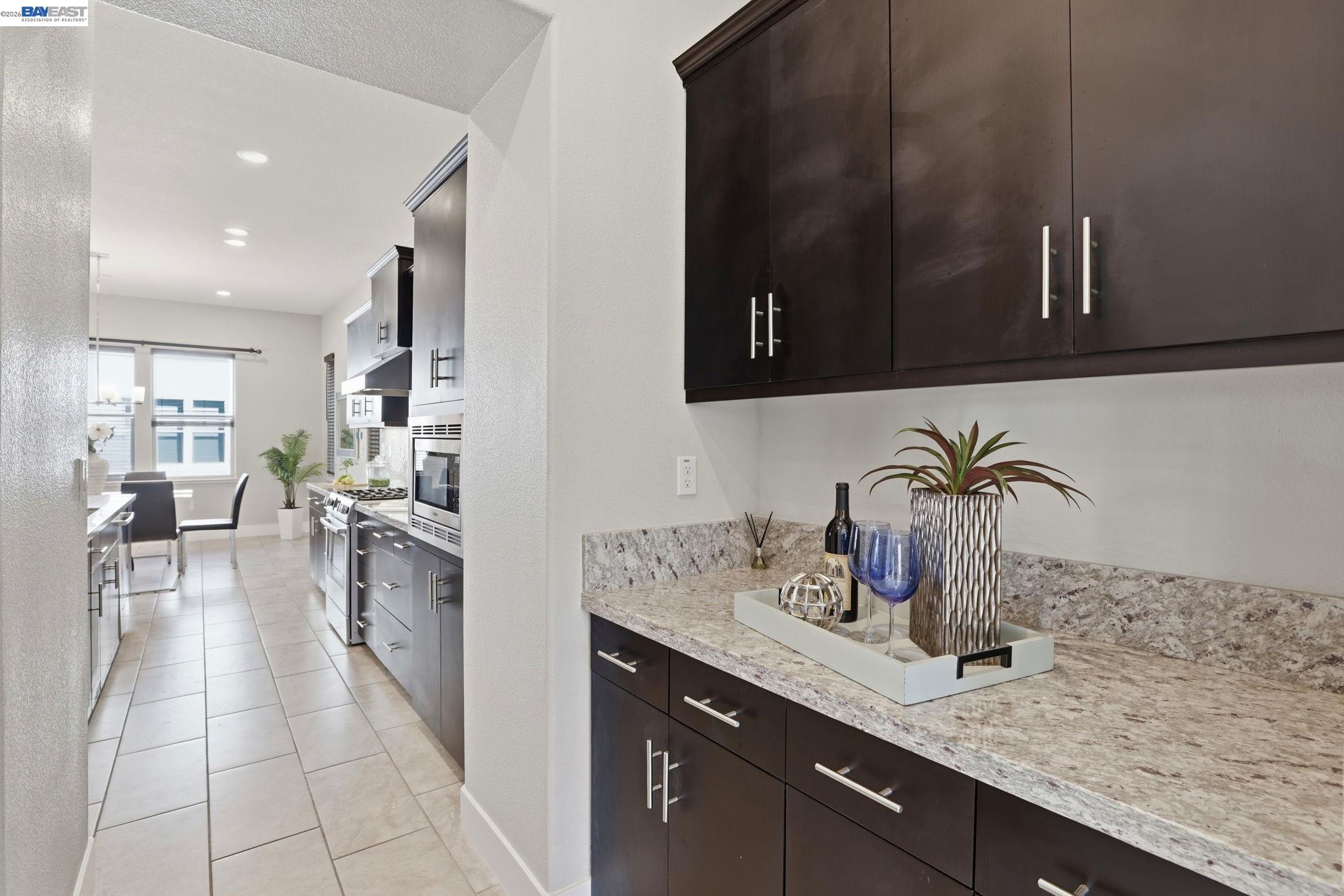 Detail Gallery Image 17 of 56 For 1380 Brookline Loop, Pleasanton,  CA 94566 - 3 Beds | 2/2 Baths