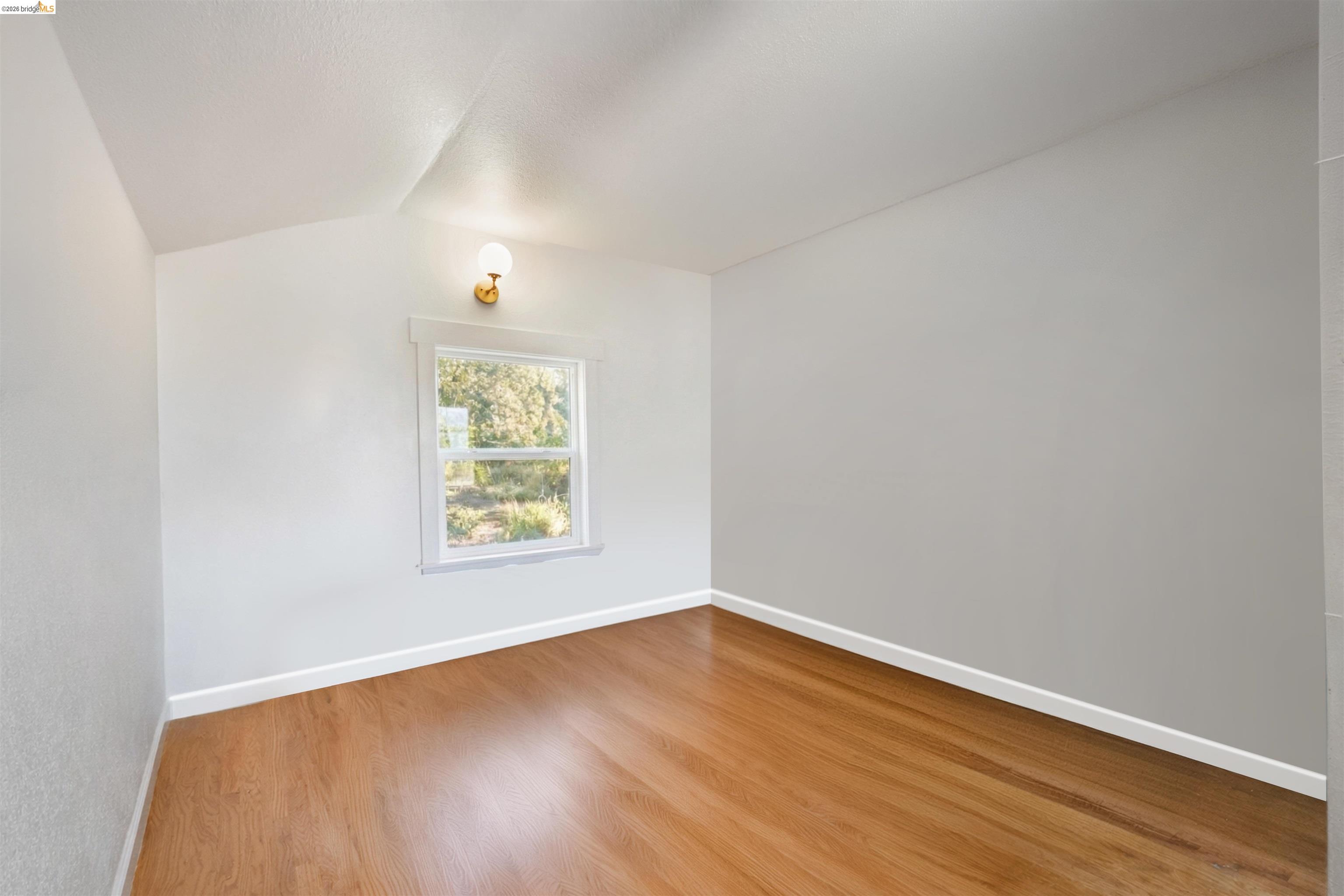 Detail Gallery Image 3 of 22 For 814 46th St, Oakland,  CA 94608 - – Beds | – Baths