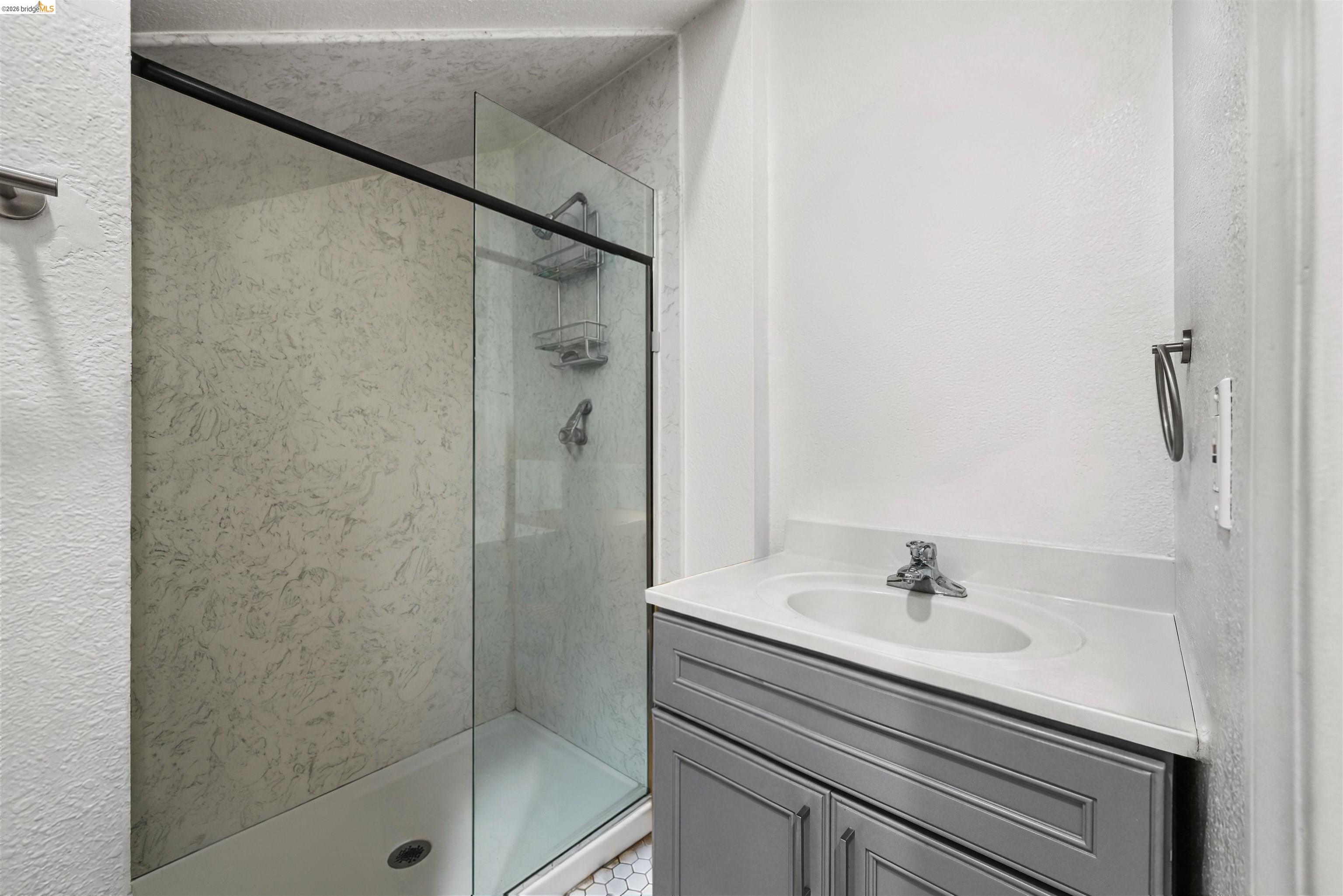 Detail Gallery Image 4 of 22 For 814 46th St, Oakland,  CA 94608 - – Beds | – Baths