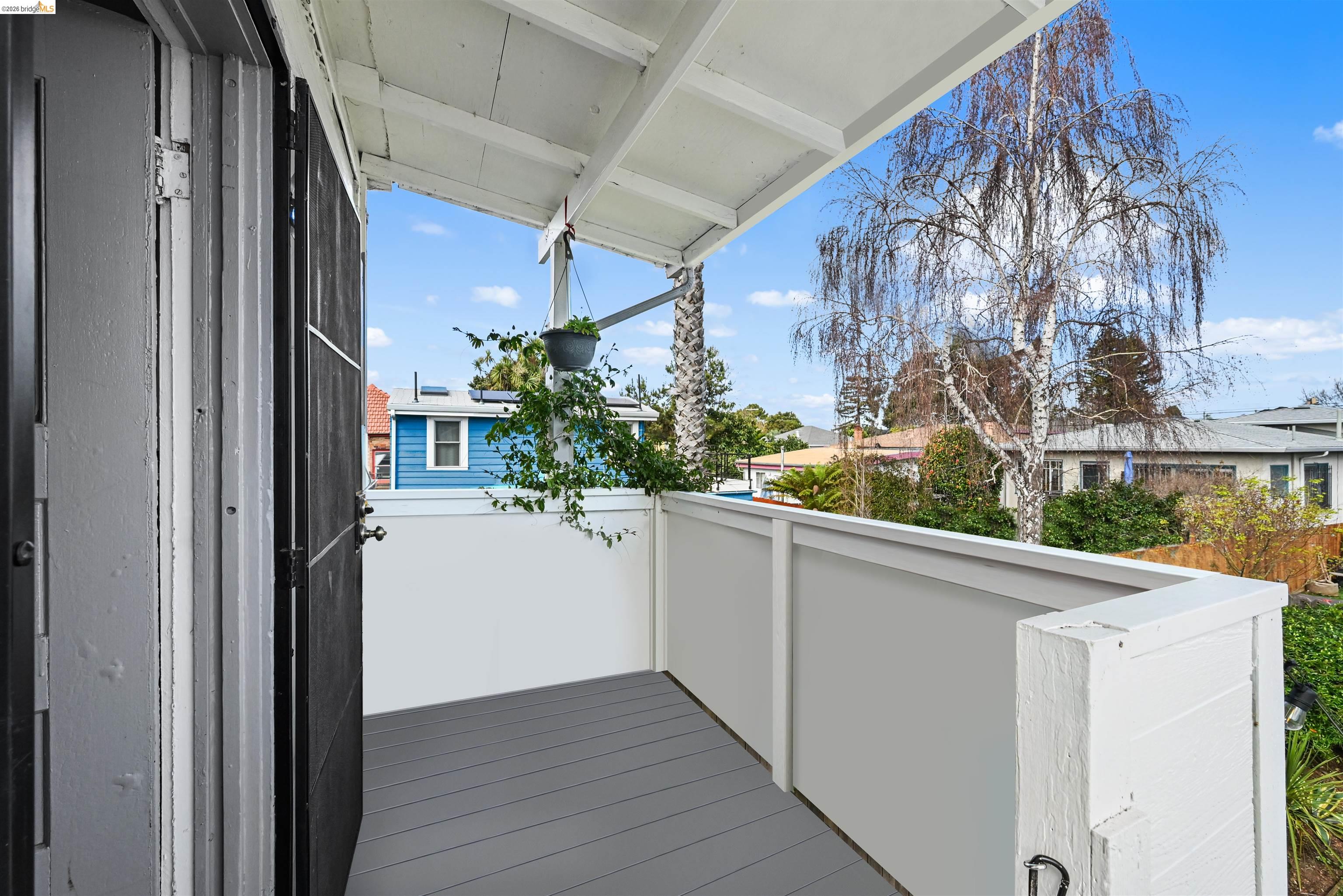 Detail Gallery Image 8 of 22 For 814 46th St, Oakland,  CA 94608 - – Beds | – Baths