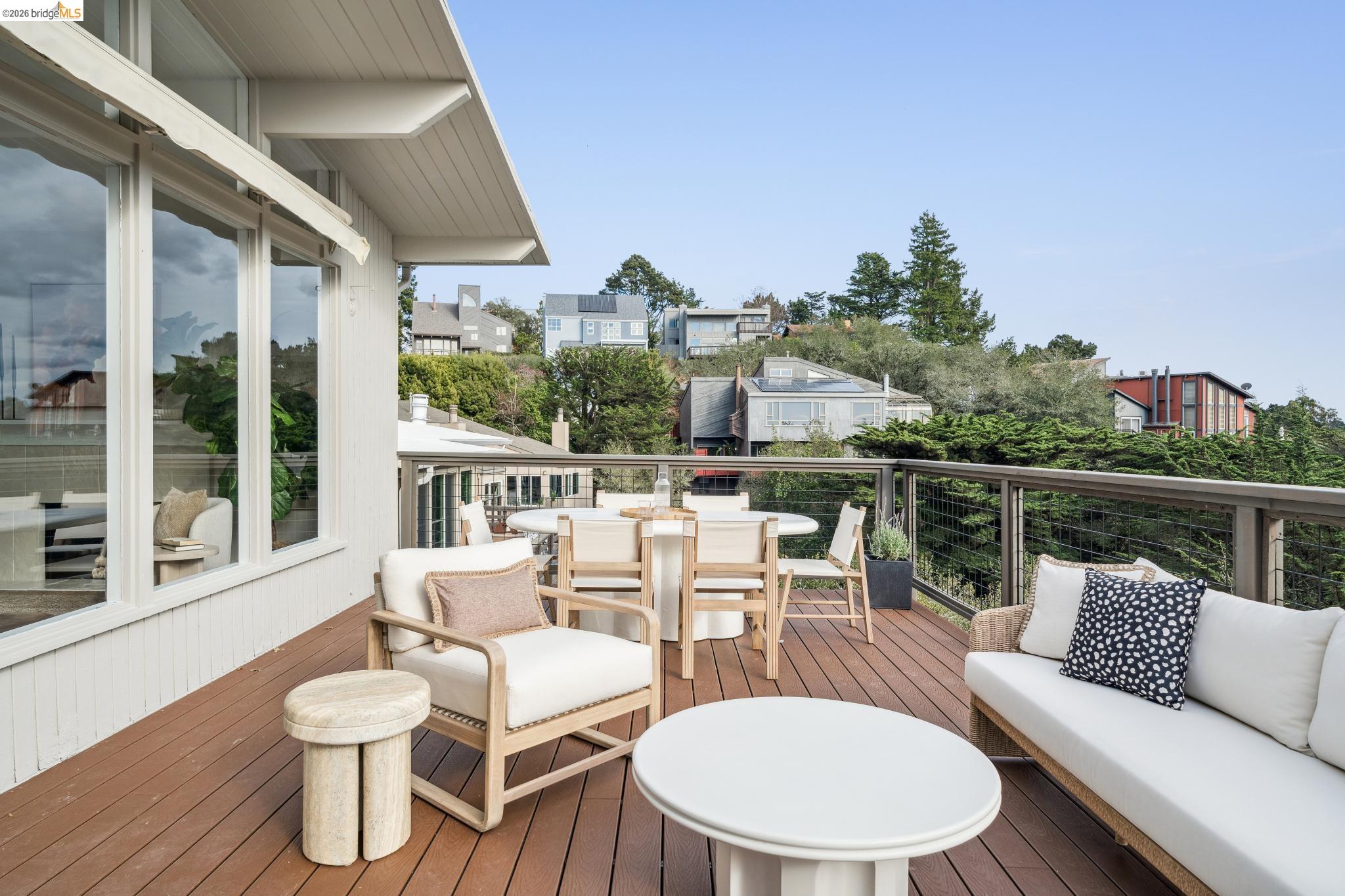 Detail Gallery Image 17 of 60 For 1925 Manzanita Dr, Oakland,  CA 94611 - 3 Beds | 2/1 Baths