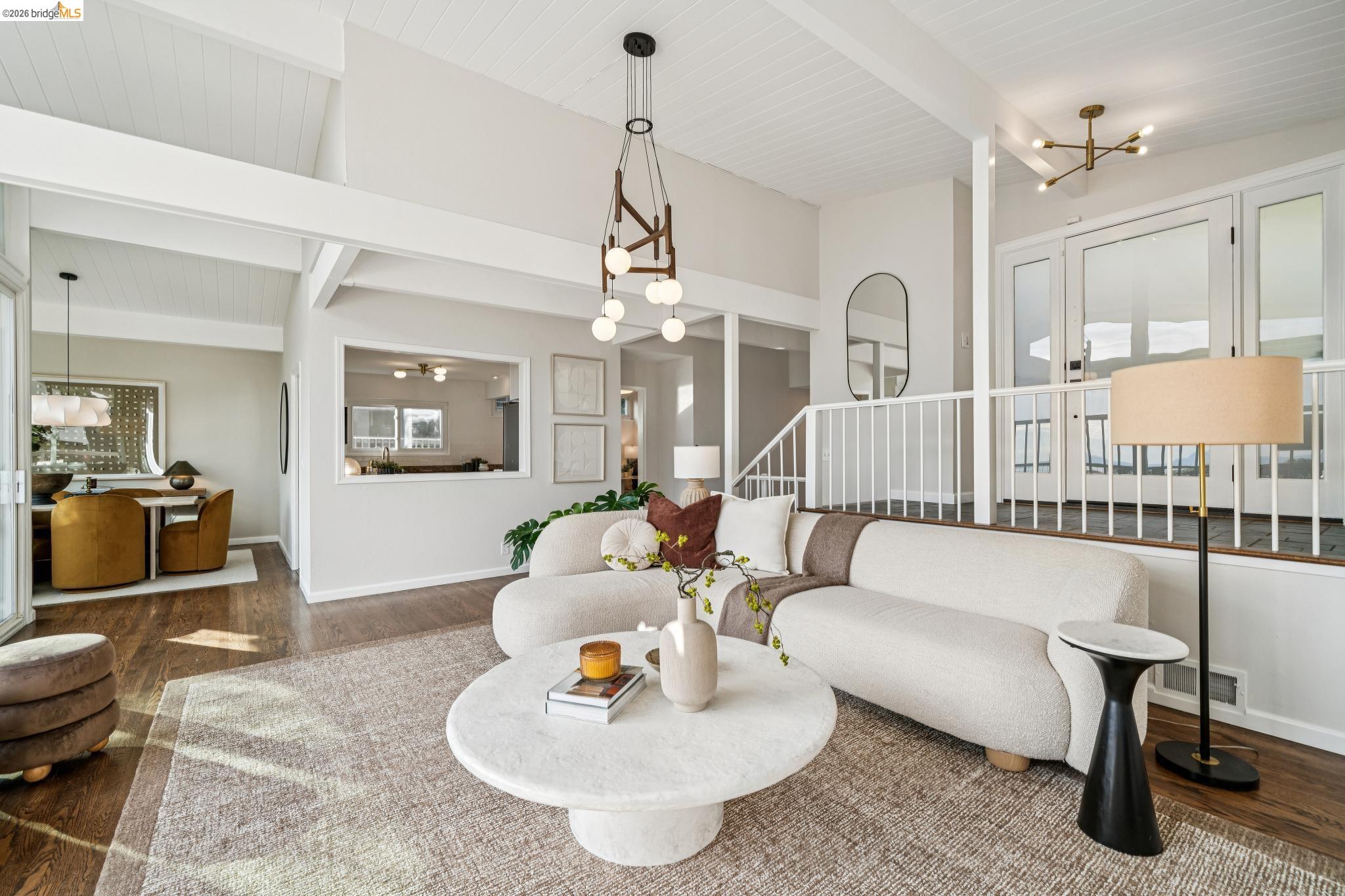 Detail Gallery Image 20 of 60 For 1925 Manzanita Dr, Oakland,  CA 94611 - 3 Beds | 2/1 Baths