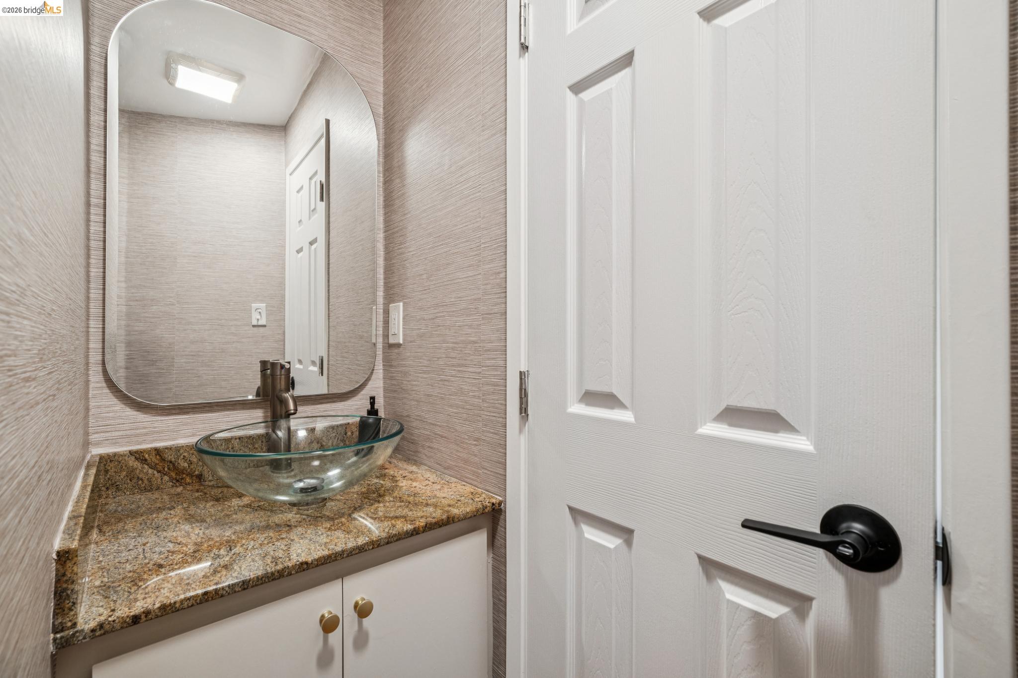 Detail Gallery Image 40 of 60 For 1925 Manzanita Dr, Oakland,  CA 94611 - 3 Beds | 2/1 Baths