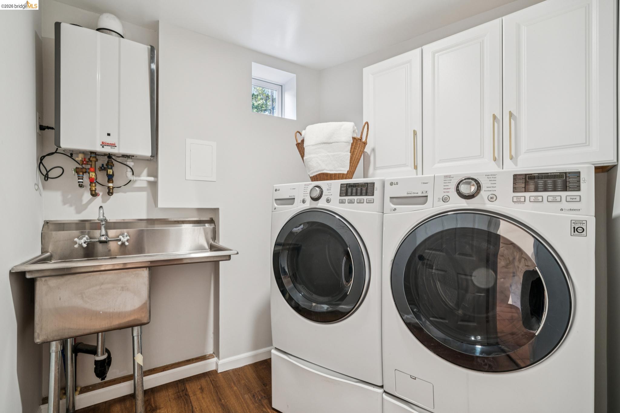 Detail Gallery Image 41 of 60 For 1925 Manzanita Dr, Oakland,  CA 94611 - 3 Beds | 2/1 Baths