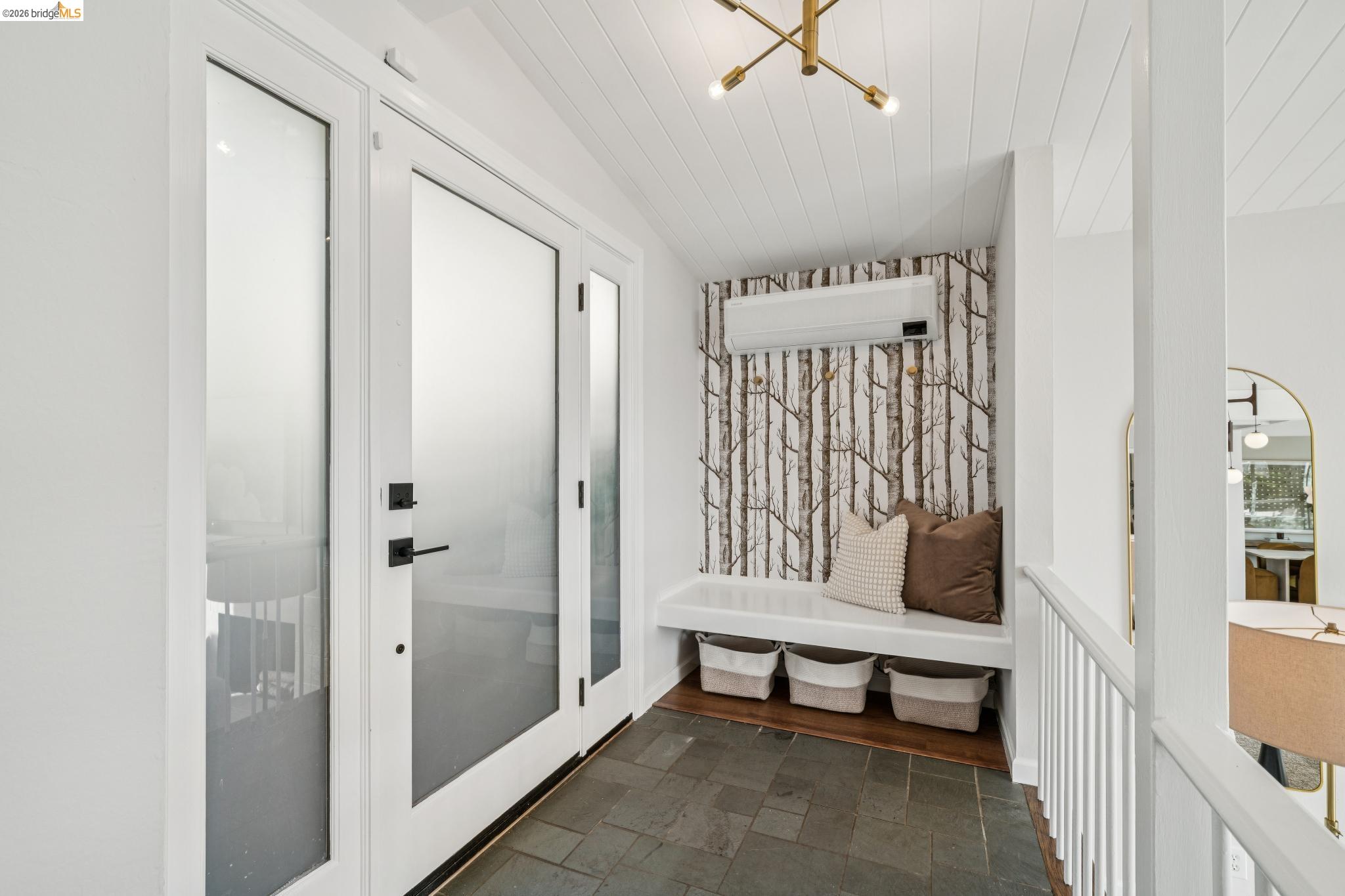 Detail Gallery Image 58 of 60 For 1925 Manzanita Dr, Oakland,  CA 94611 - 3 Beds | 2/1 Baths