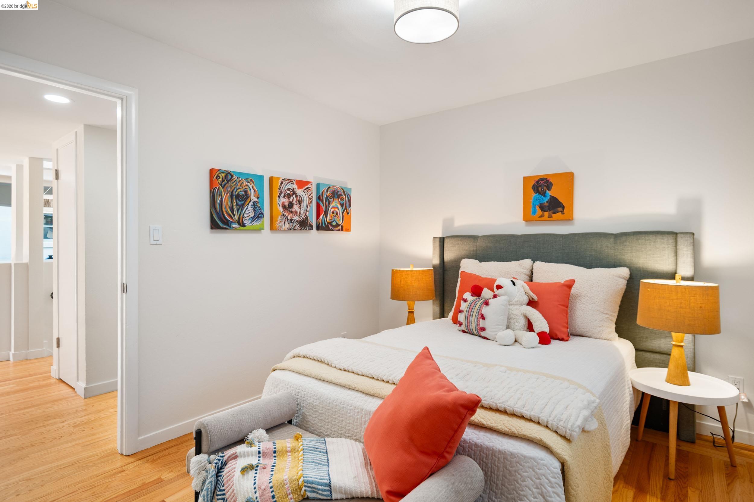 Detail Gallery Image 14 of 44 For 22 Rydal Ct, Oakland,  CA 94611 - 4 Beds | 3 Baths