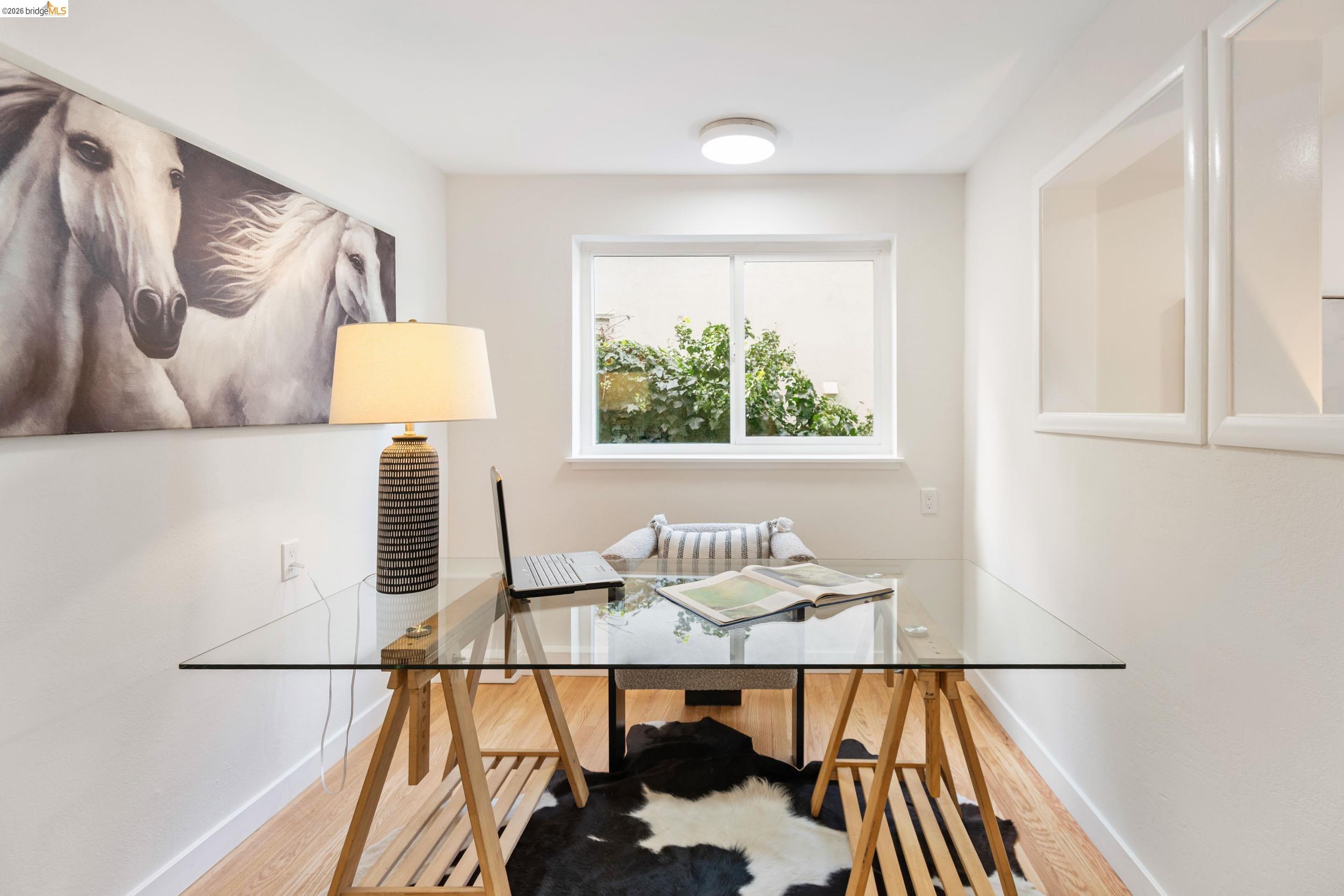 Detail Gallery Image 26 of 44 For 22 Rydal Ct, Oakland,  CA 94611 - 4 Beds | 3 Baths