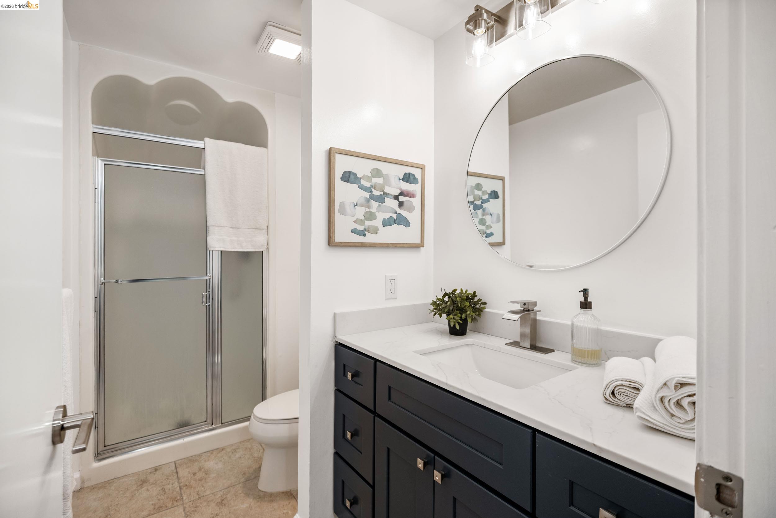 Detail Gallery Image 27 of 44 For 22 Rydal Ct, Oakland,  CA 94611 - 4 Beds | 3 Baths