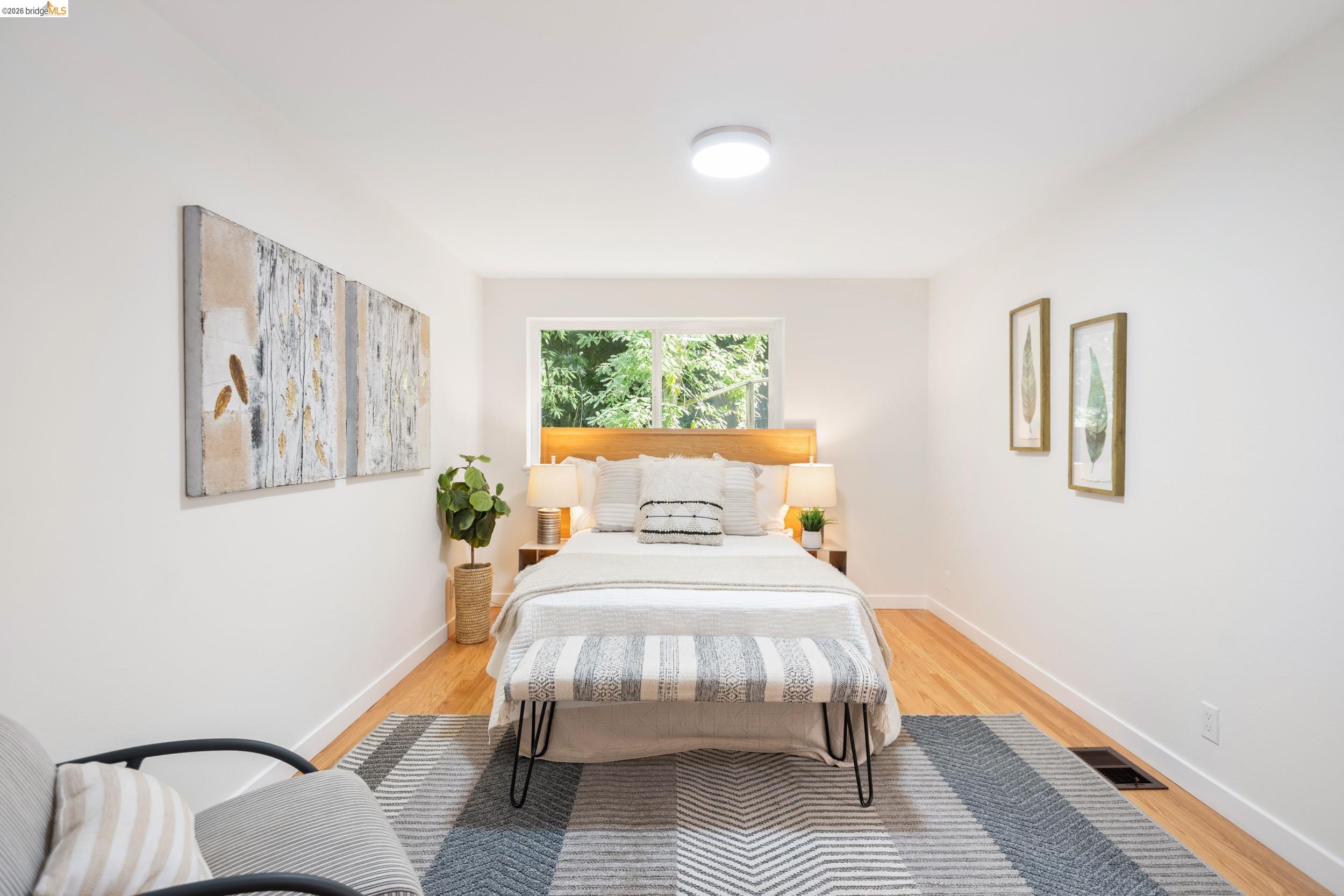 Detail Gallery Image 30 of 44 For 22 Rydal Ct, Oakland,  CA 94611 - 4 Beds | 3 Baths