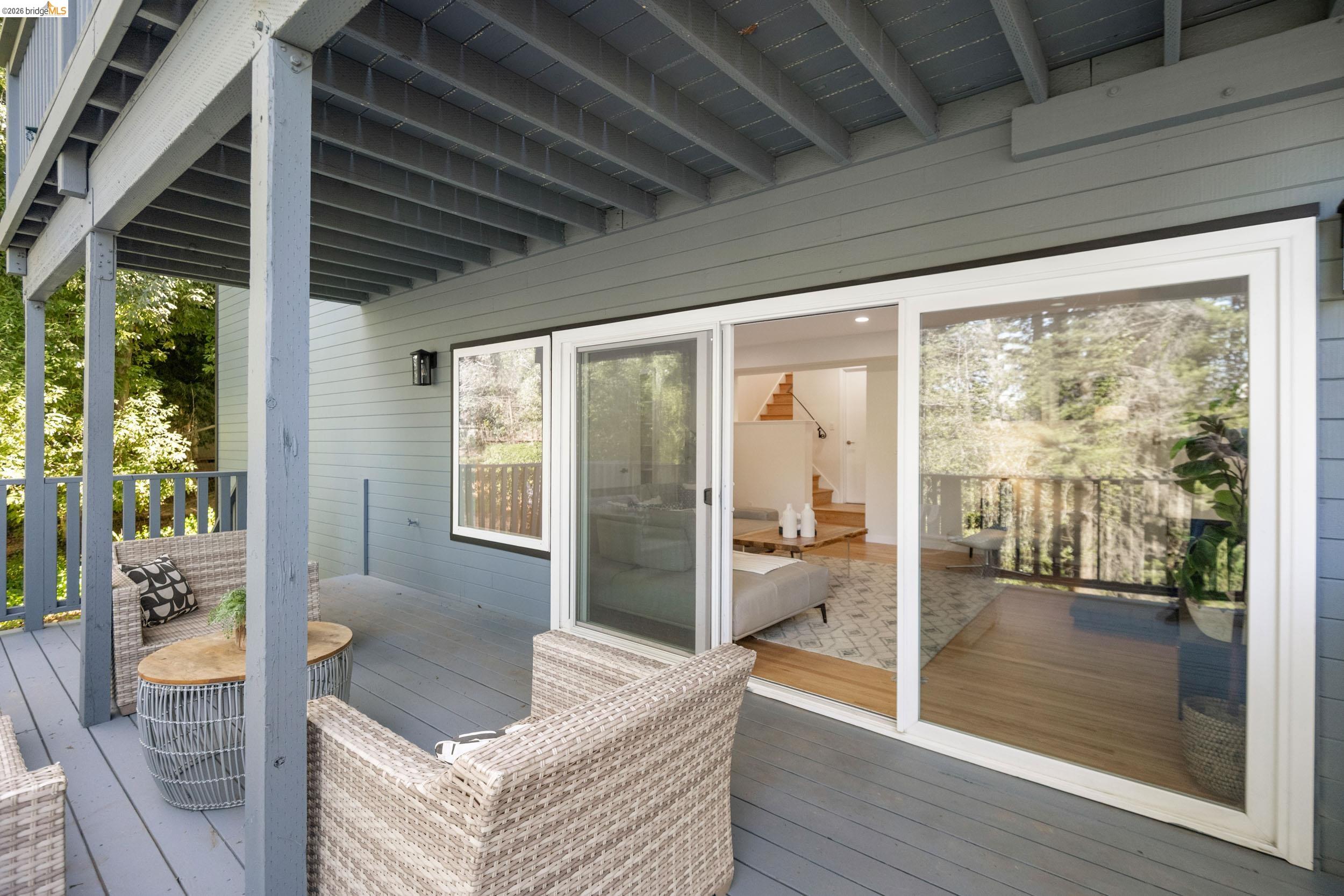 Detail Gallery Image 35 of 44 For 22 Rydal Ct, Oakland,  CA 94611 - 4 Beds | 3 Baths