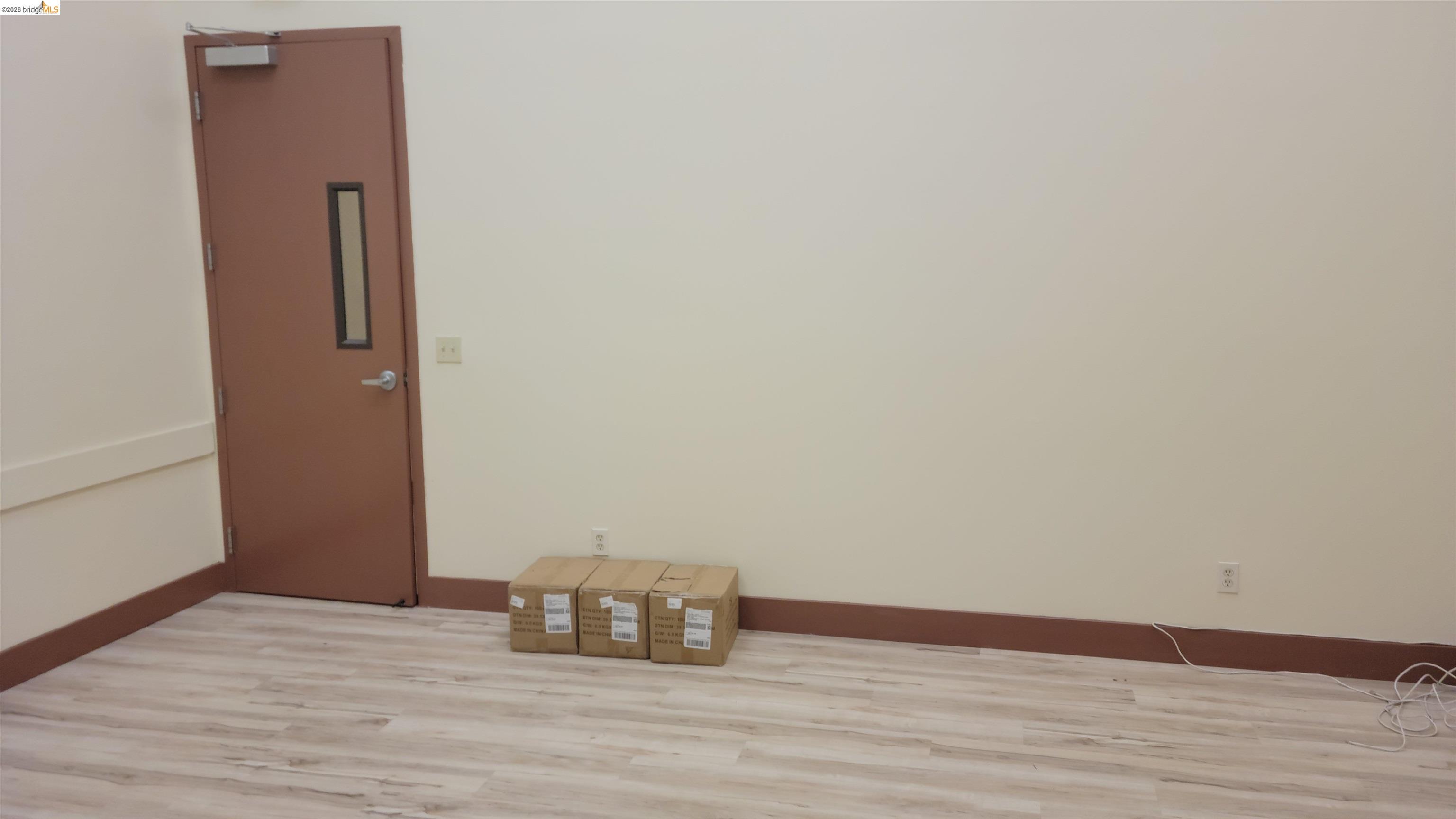 Detail Gallery Image 3 of 15 For 2607 Seminary Ave, Oakland,  CA 94605 - – Beds | – Baths