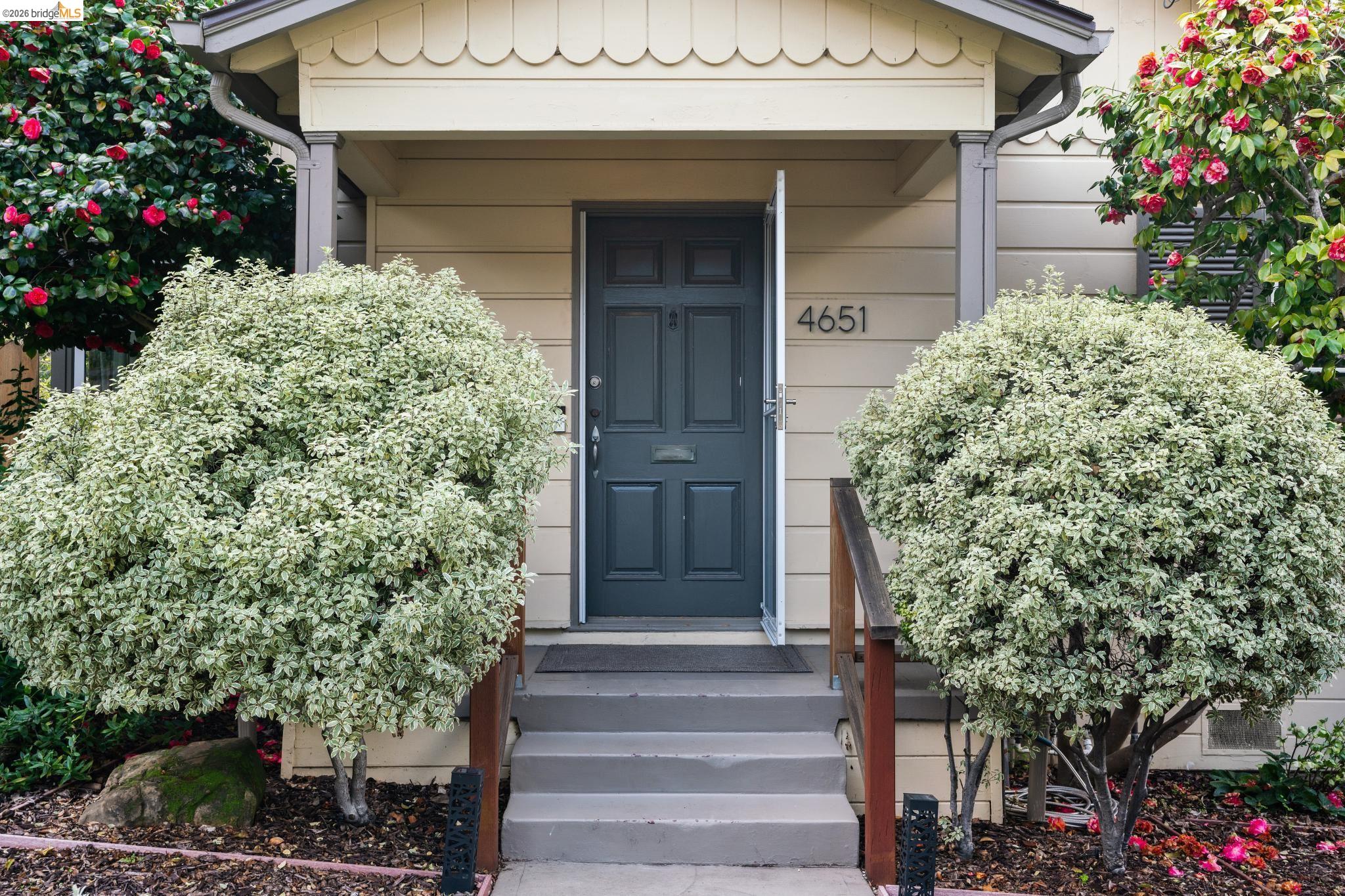 Detail Gallery Image 5 of 40 For 4651 Fair Ave, Oakland,  CA 94619 - 3 Beds | 2 Baths