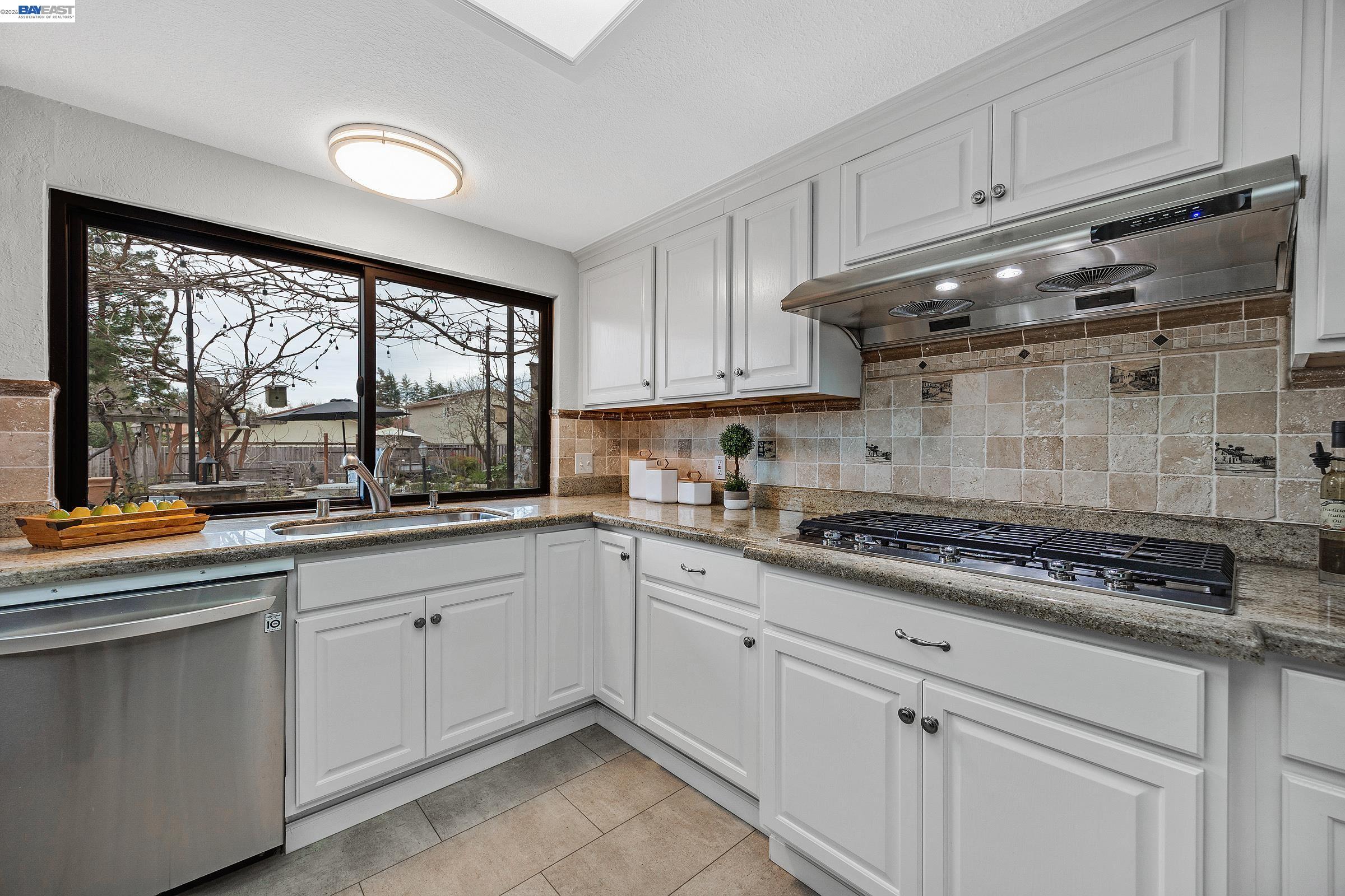 Detail Gallery Image 13 of 43 For 3020 Ascot Dr, San Ramon,  CA 94583 - 4 Beds | 3 Baths