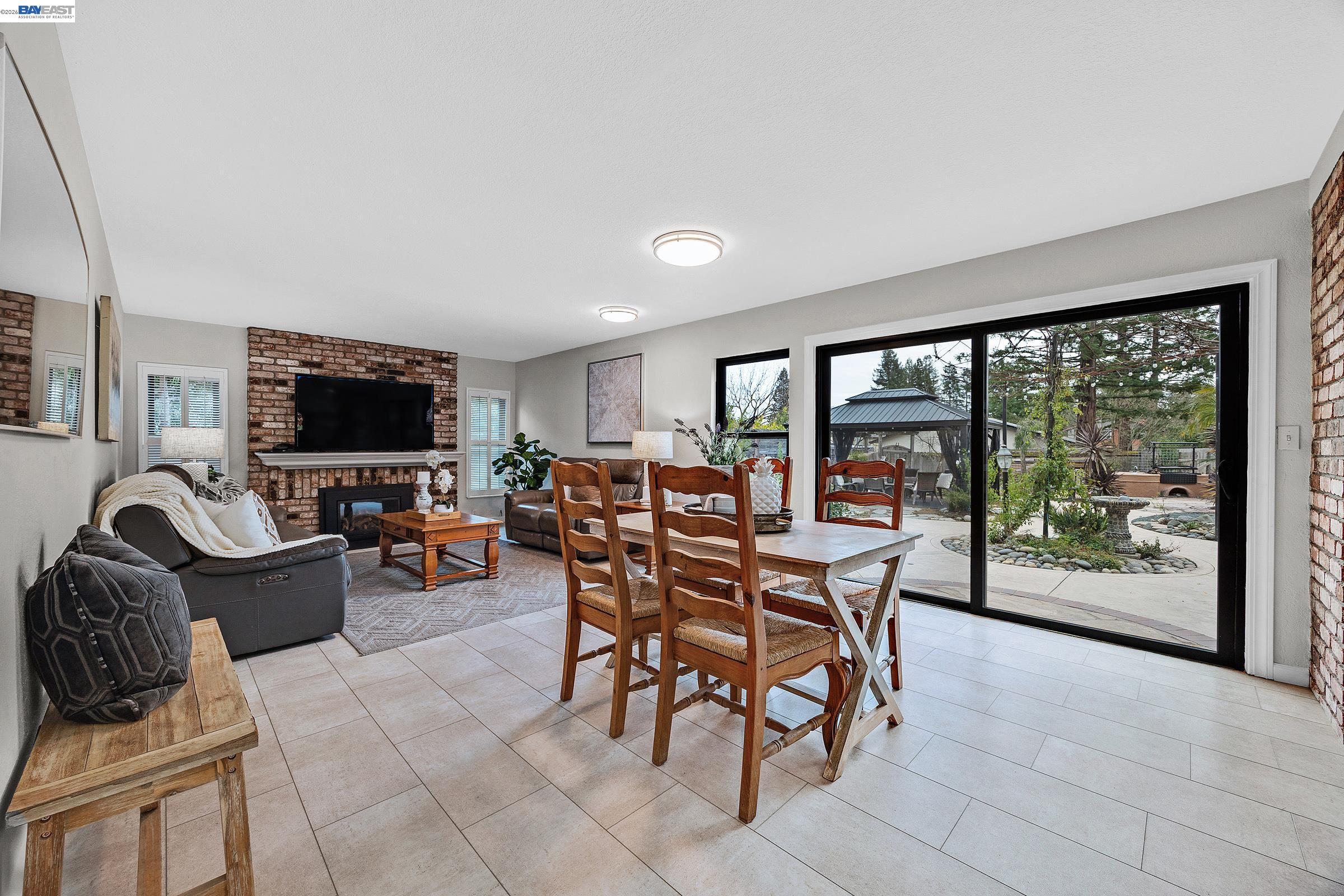 Detail Gallery Image 16 of 43 For 3020 Ascot Dr, San Ramon,  CA 94583 - 4 Beds | 3 Baths