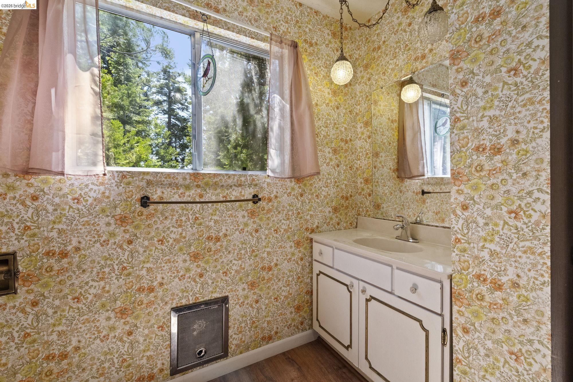 Detail Gallery Image 26 of 29 For 27086 Summerhill Drive, Strawberry,  CA 95375 - 3 Beds | 2/1 Baths