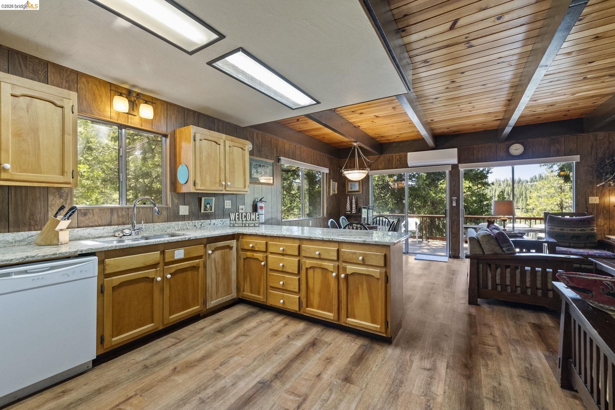 Detail Gallery Image 5 of 29 For 27086 Summerhill Drive, Strawberry,  CA 95375 - 3 Beds | 2/1 Baths