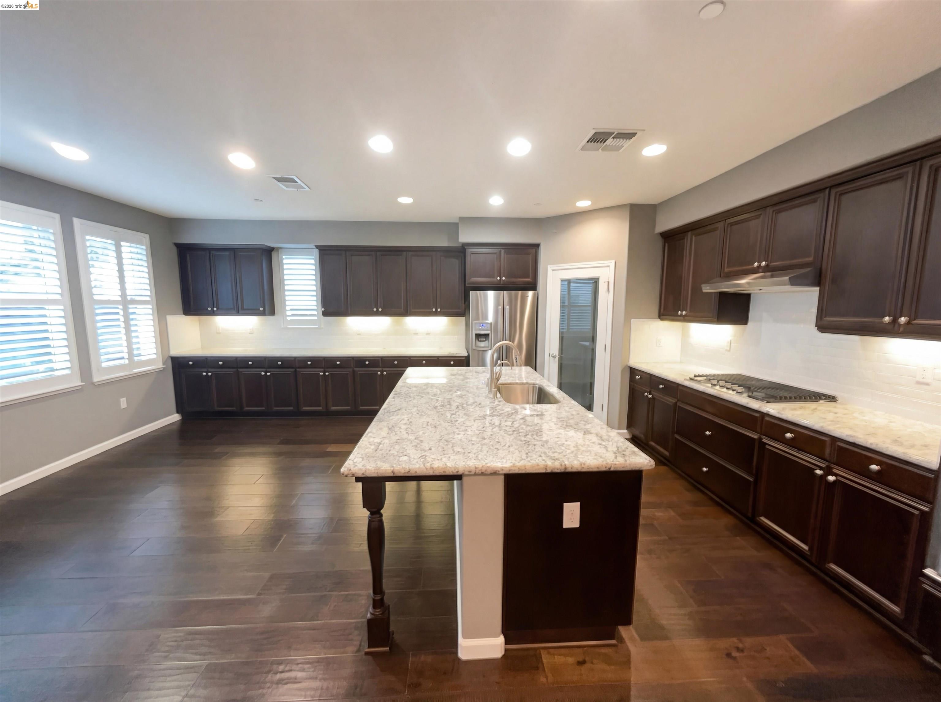 Detail Gallery Image 12 of 29 For 8581 Pinehollow Cir, Discovery Bay,  CA 94505 - 5 Beds | 3 Baths