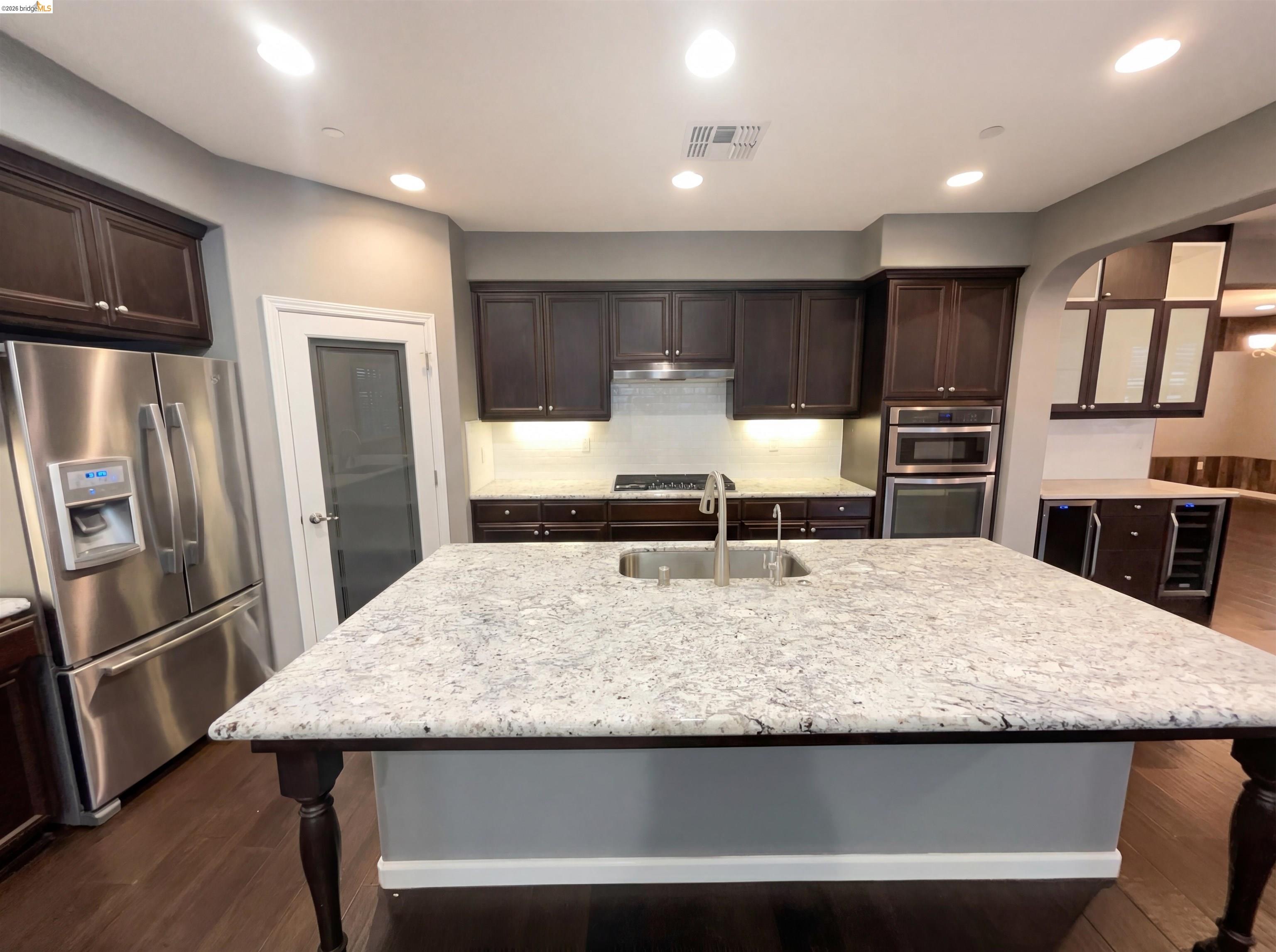 Detail Gallery Image 13 of 29 For 8581 Pinehollow Cir, Discovery Bay,  CA 94505 - 5 Beds | 3 Baths