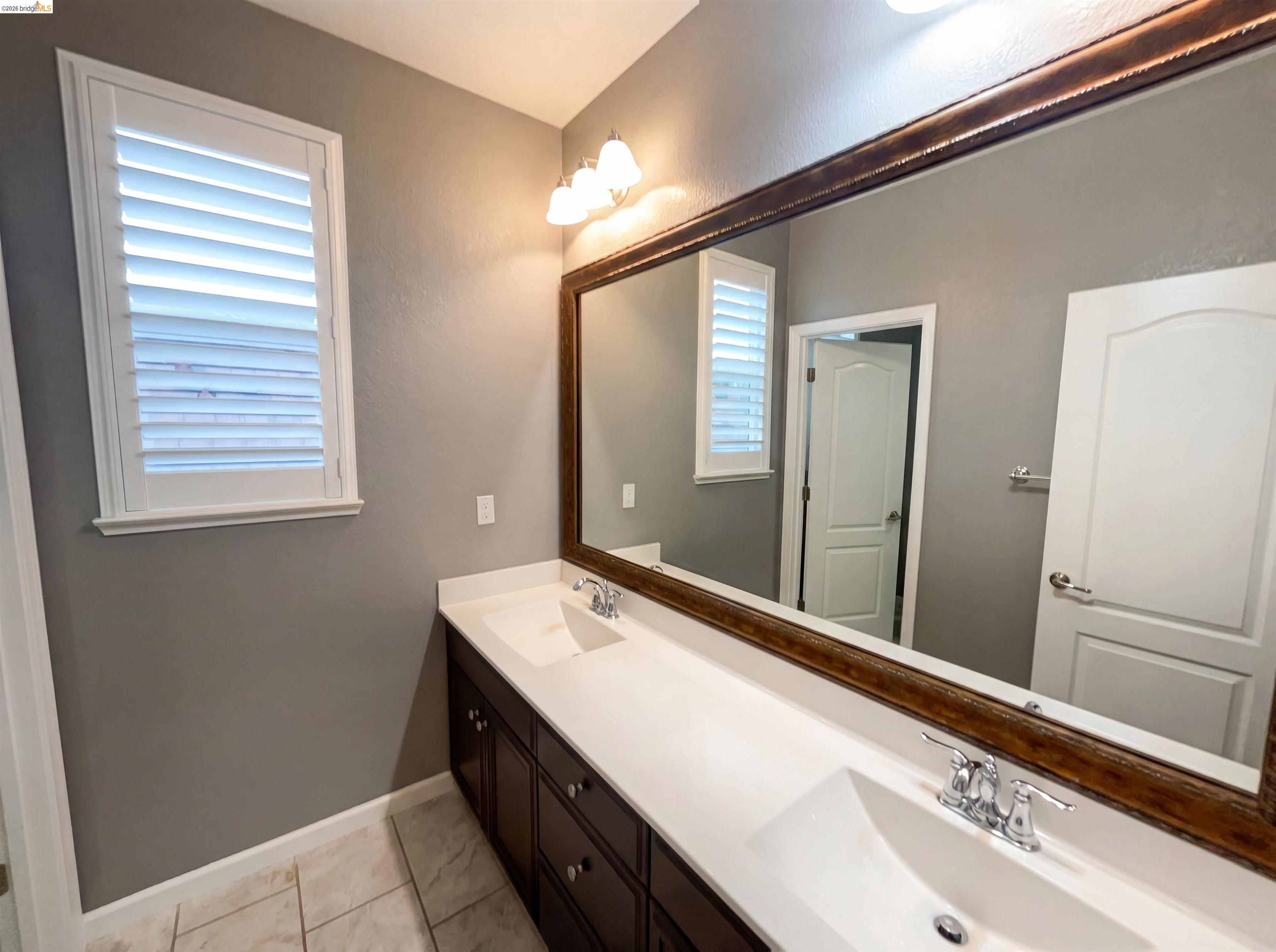 Detail Gallery Image 23 of 29 For 8581 Pinehollow Cir, Discovery Bay,  CA 94505 - 5 Beds | 3 Baths