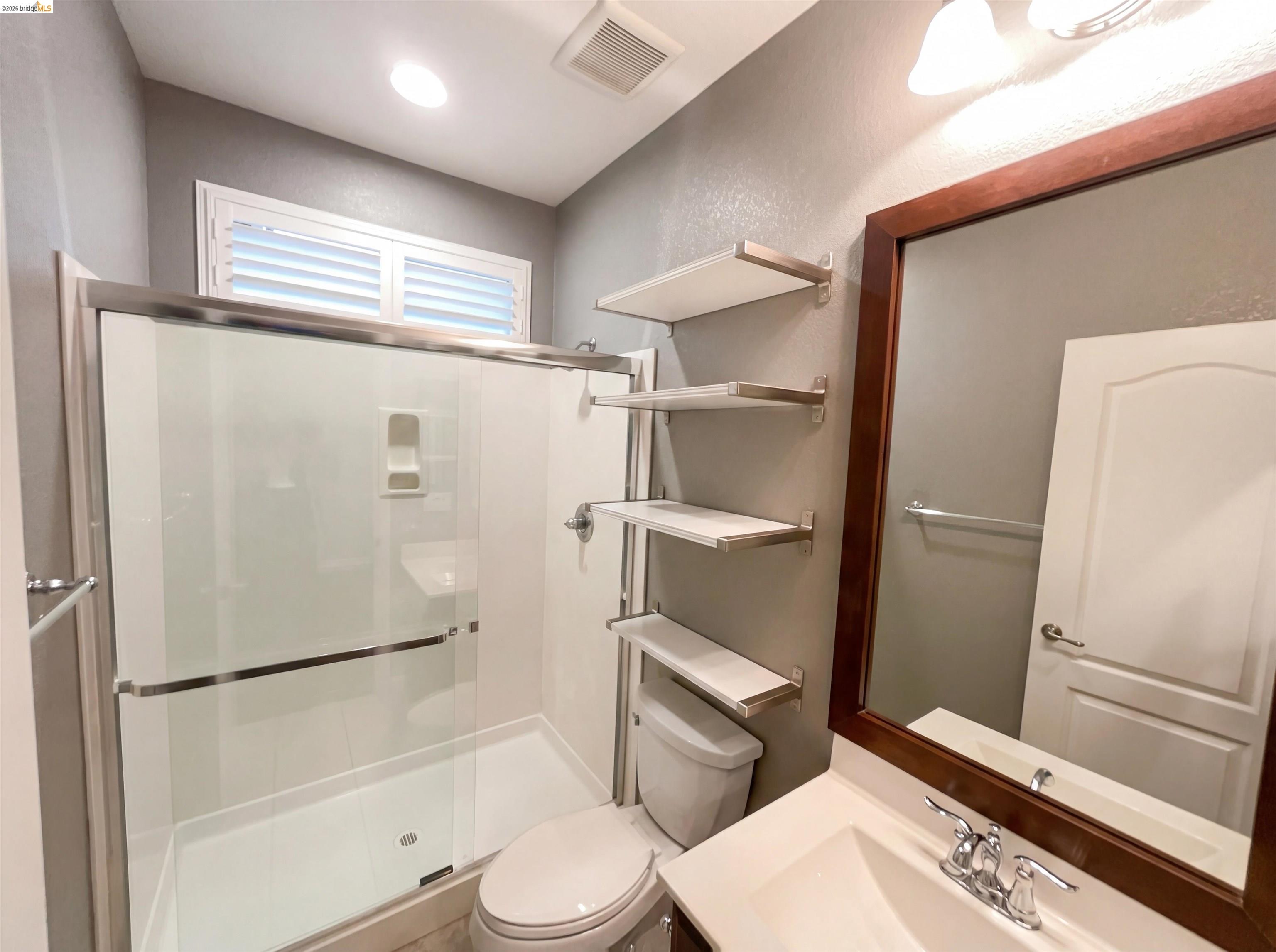 Detail Gallery Image 9 of 29 For 8581 Pinehollow Cir, Discovery Bay,  CA 94505 - 5 Beds | 3 Baths