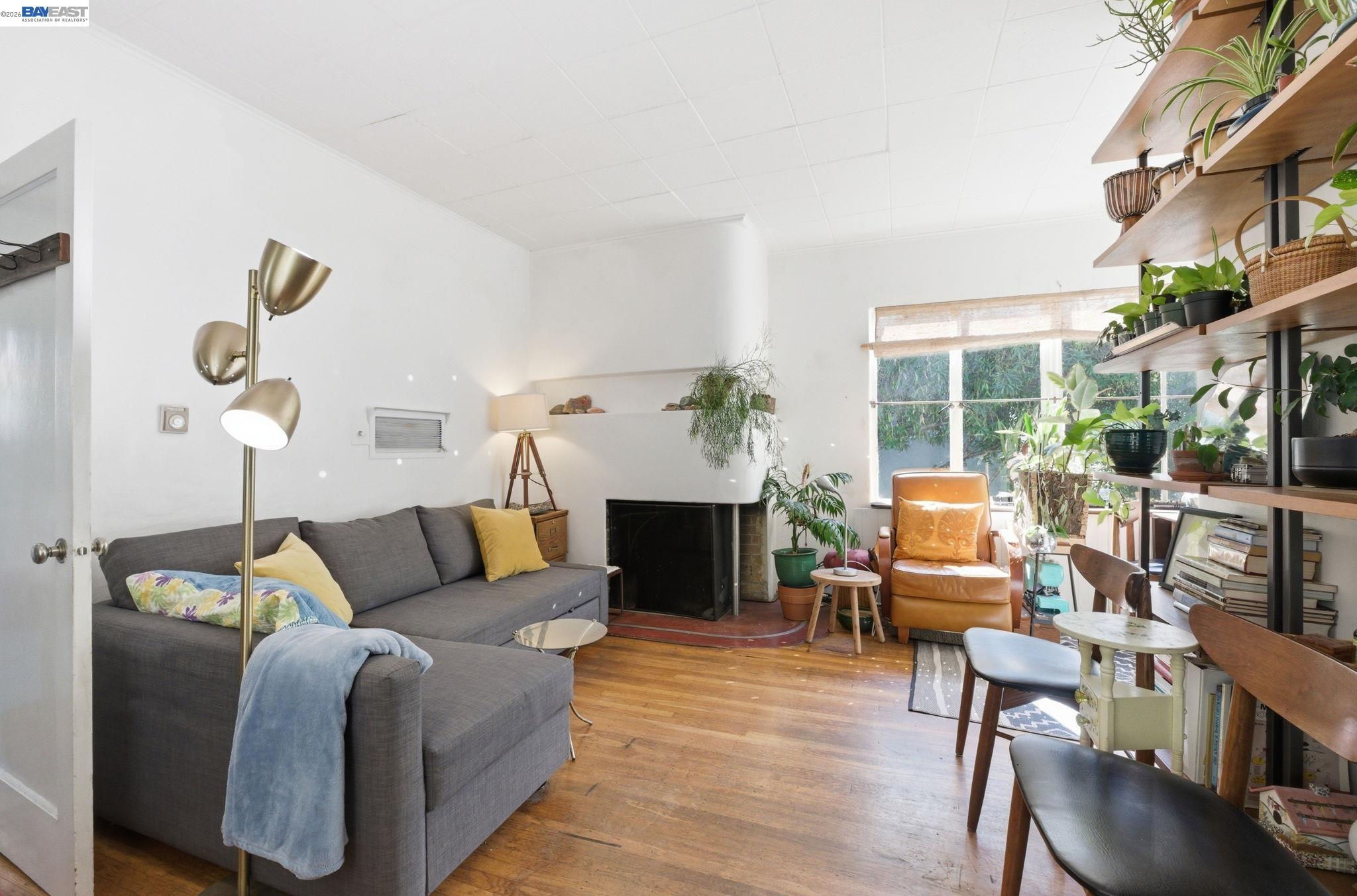 Detail Gallery Image 2 of 34 For 1682 Oxford St, Berkeley,  CA 94709 - – Beds | – Baths