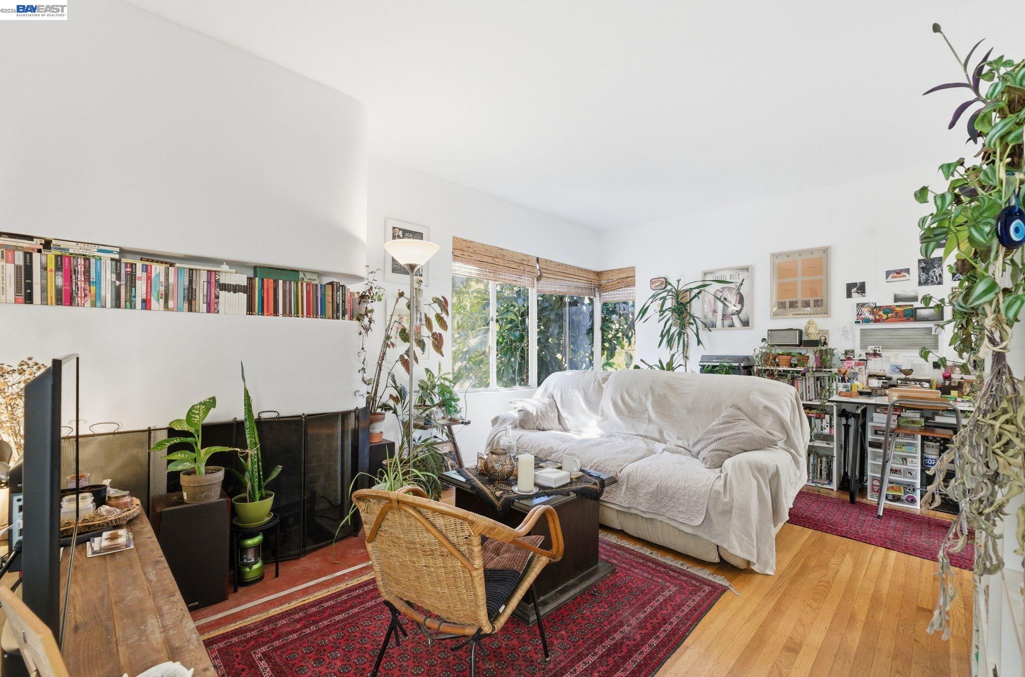 Detail Gallery Image 14 of 34 For 1682 Oxford St, Berkeley,  CA 94709 - – Beds | – Baths