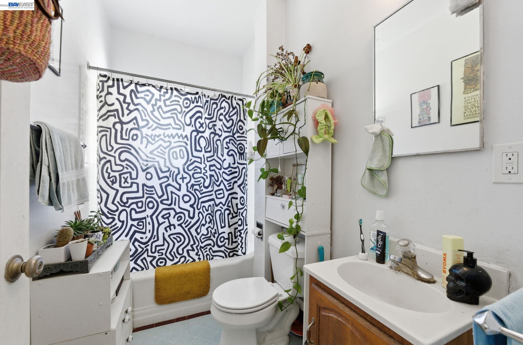 Detail Gallery Image 19 of 34 For 1682 Oxford St, Berkeley,  CA 94709 - – Beds | – Baths