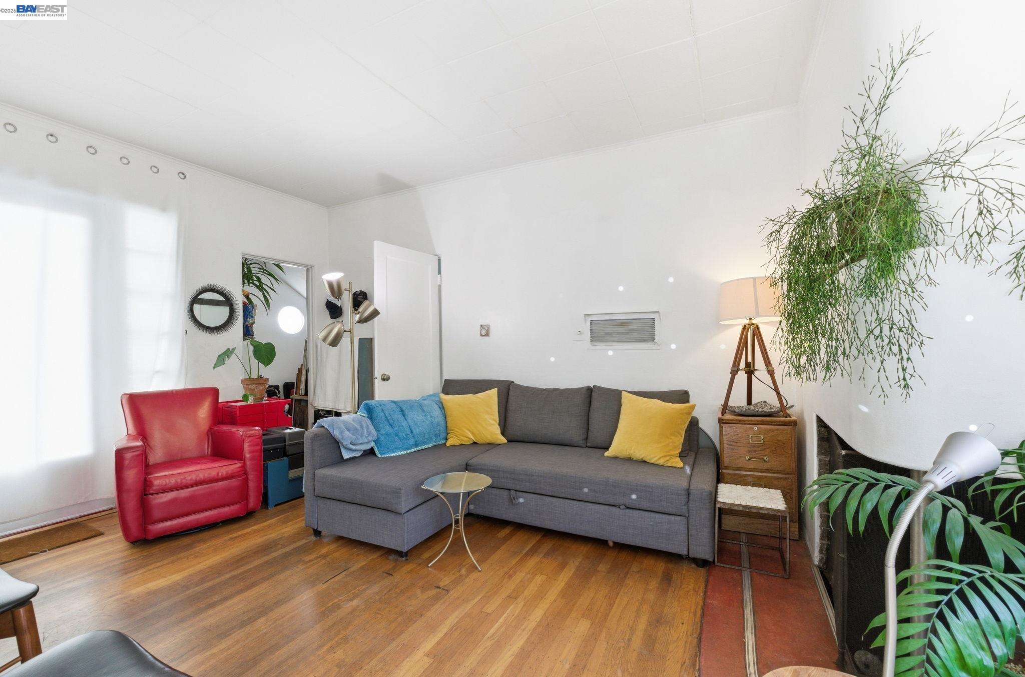 Detail Gallery Image 3 of 34 For 1682 Oxford St, Berkeley,  CA 94709 - – Beds | – Baths